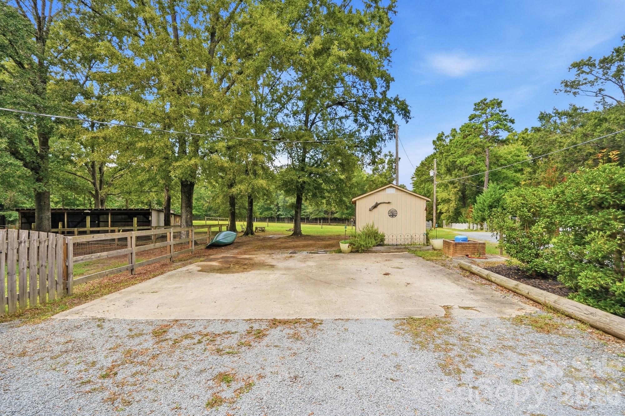 205 Airport Road Property Photo 28