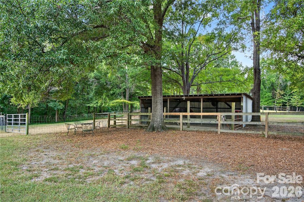 205 Airport Road Property Photo 34