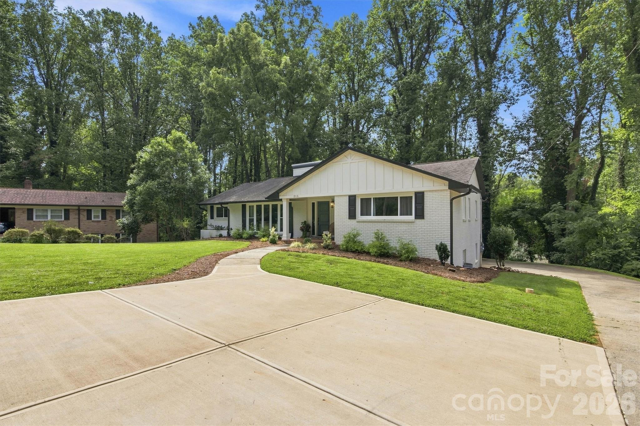 215 Pinehurst Lane Property Photo 2