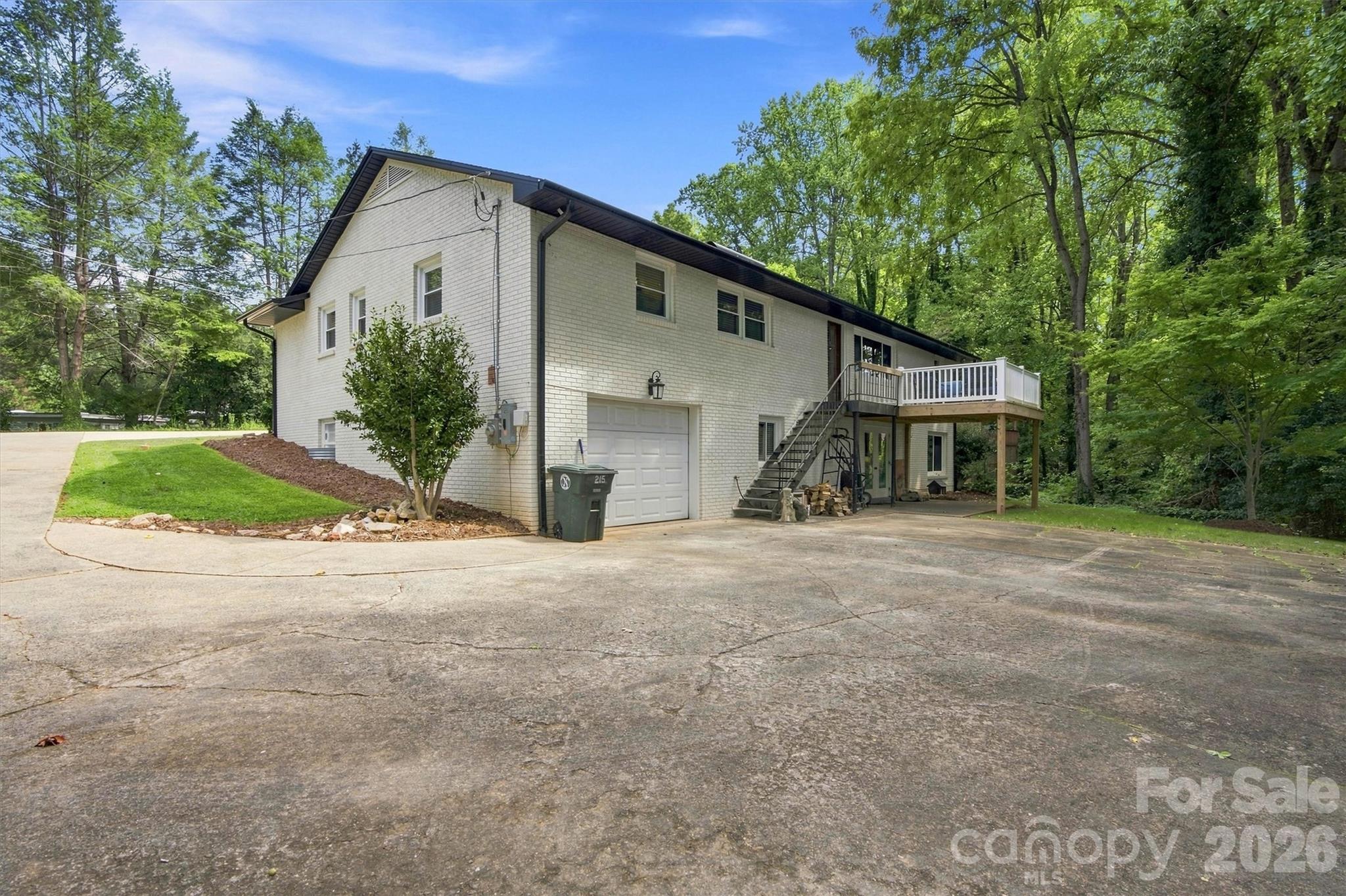 215 Pinehurst Lane Property Photo 3