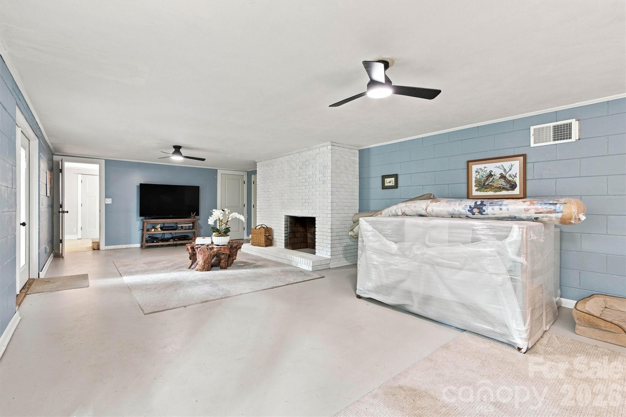 215 Pinehurst Lane Property Photo 30