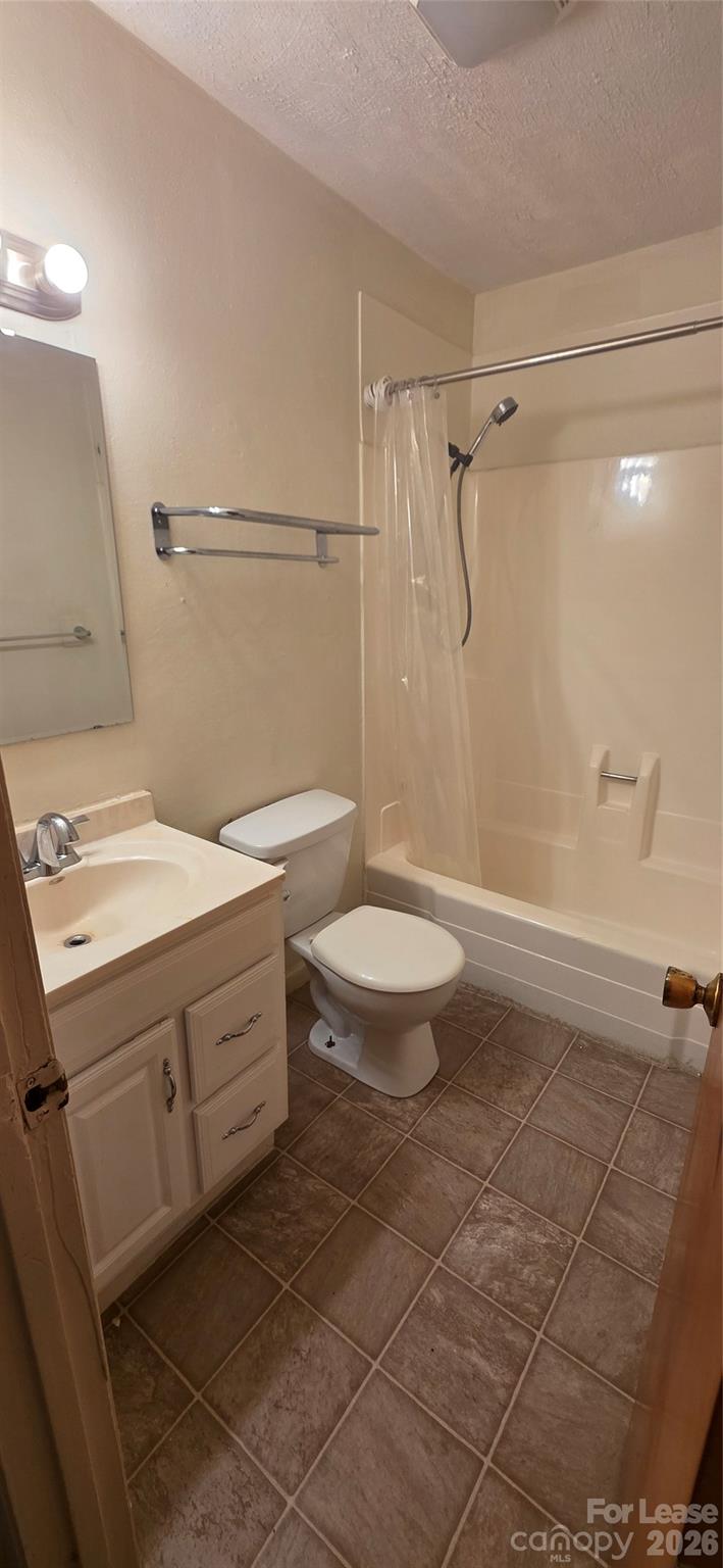 1075 7th Avenue Property Photo 1