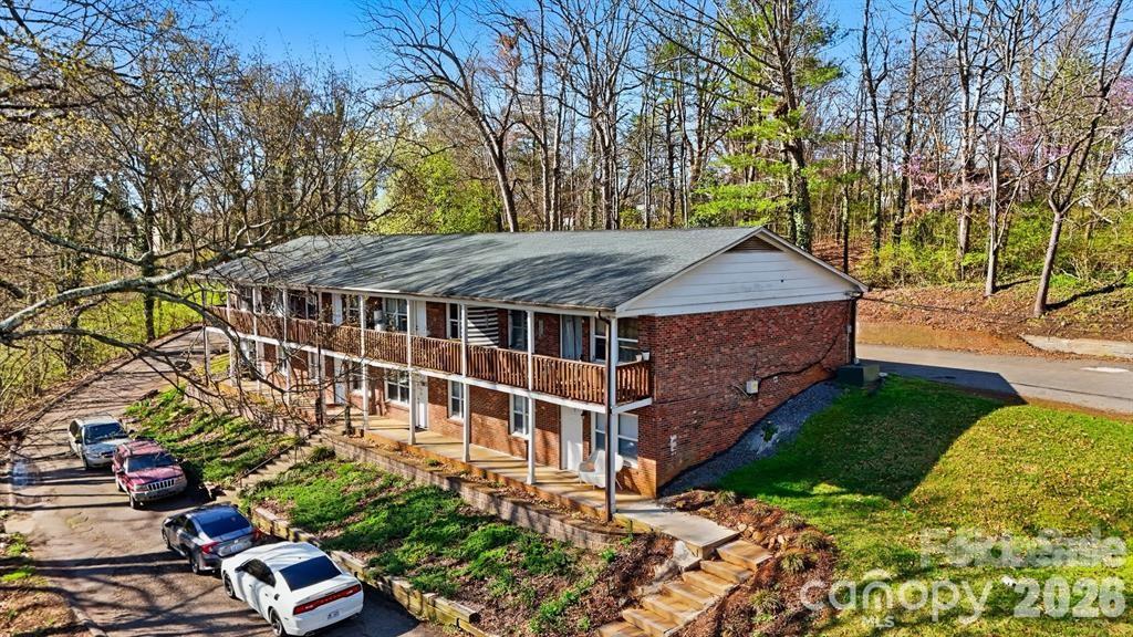 1075 7th Avenue Property Photo 2