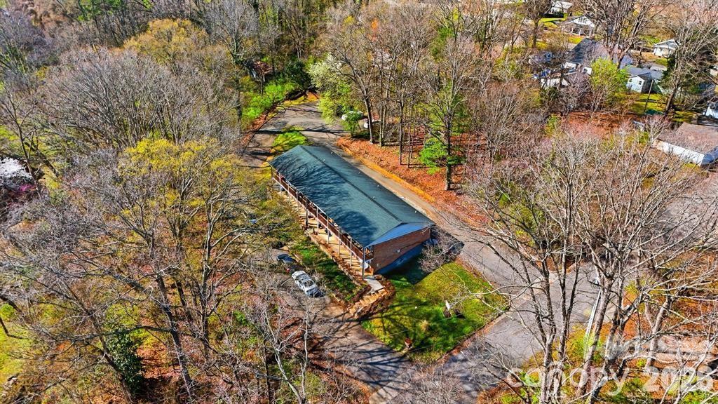 1075 7th Avenue Property Photo 9