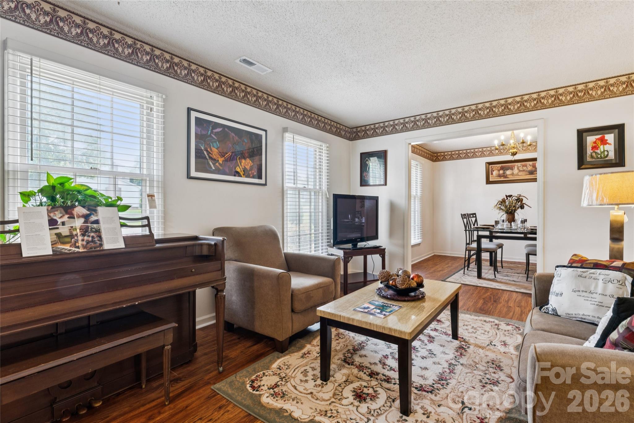 2114 Varden Court Property Photo 8