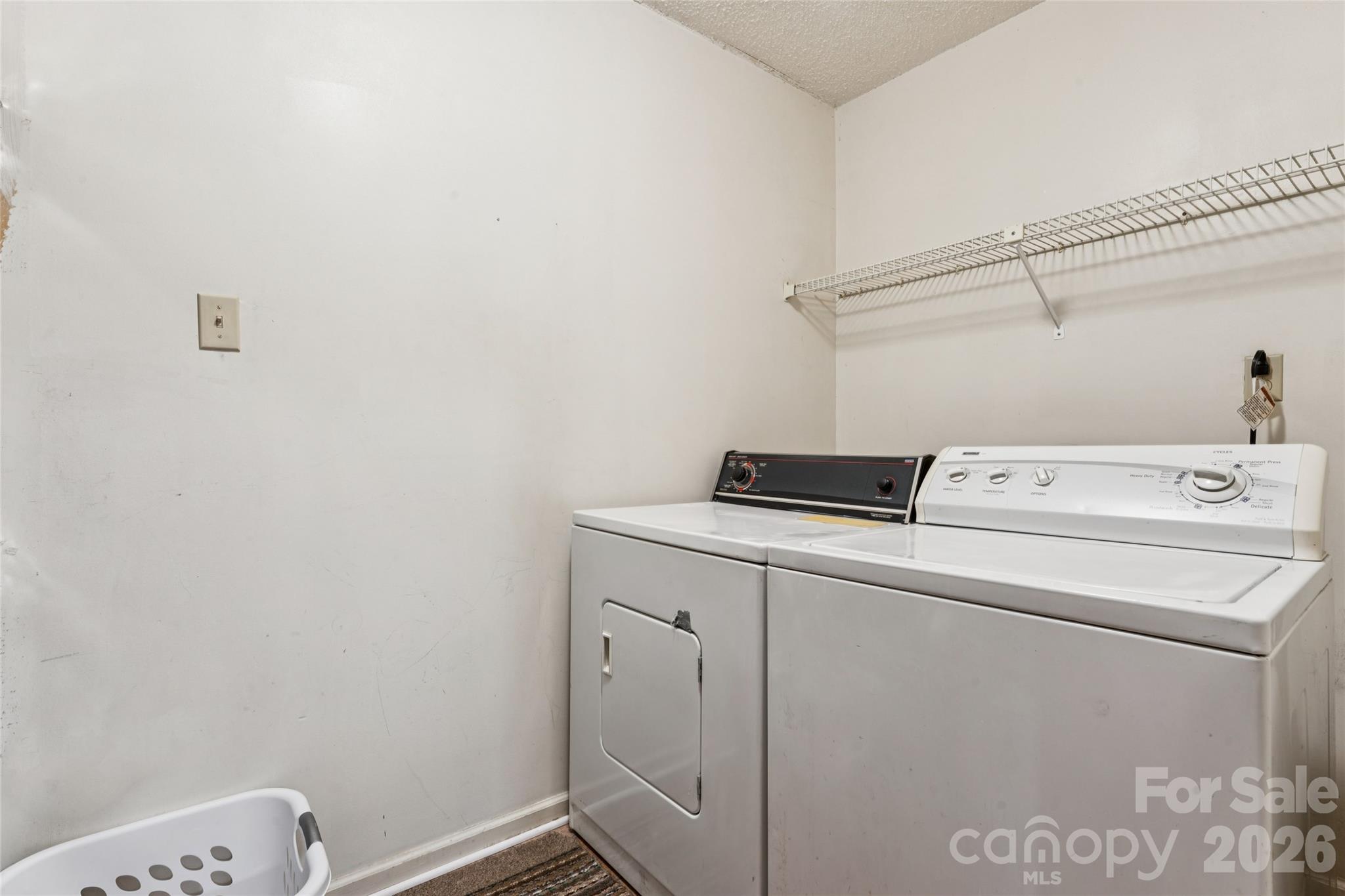 2114 Varden Court Property Photo 19