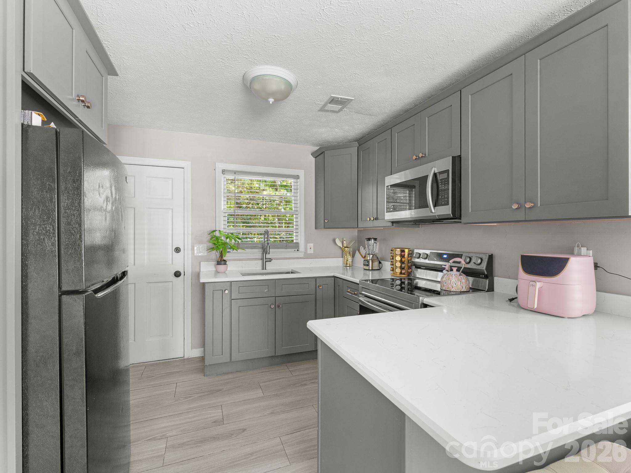 71 Harvey Osteen Road Property Photo 4
