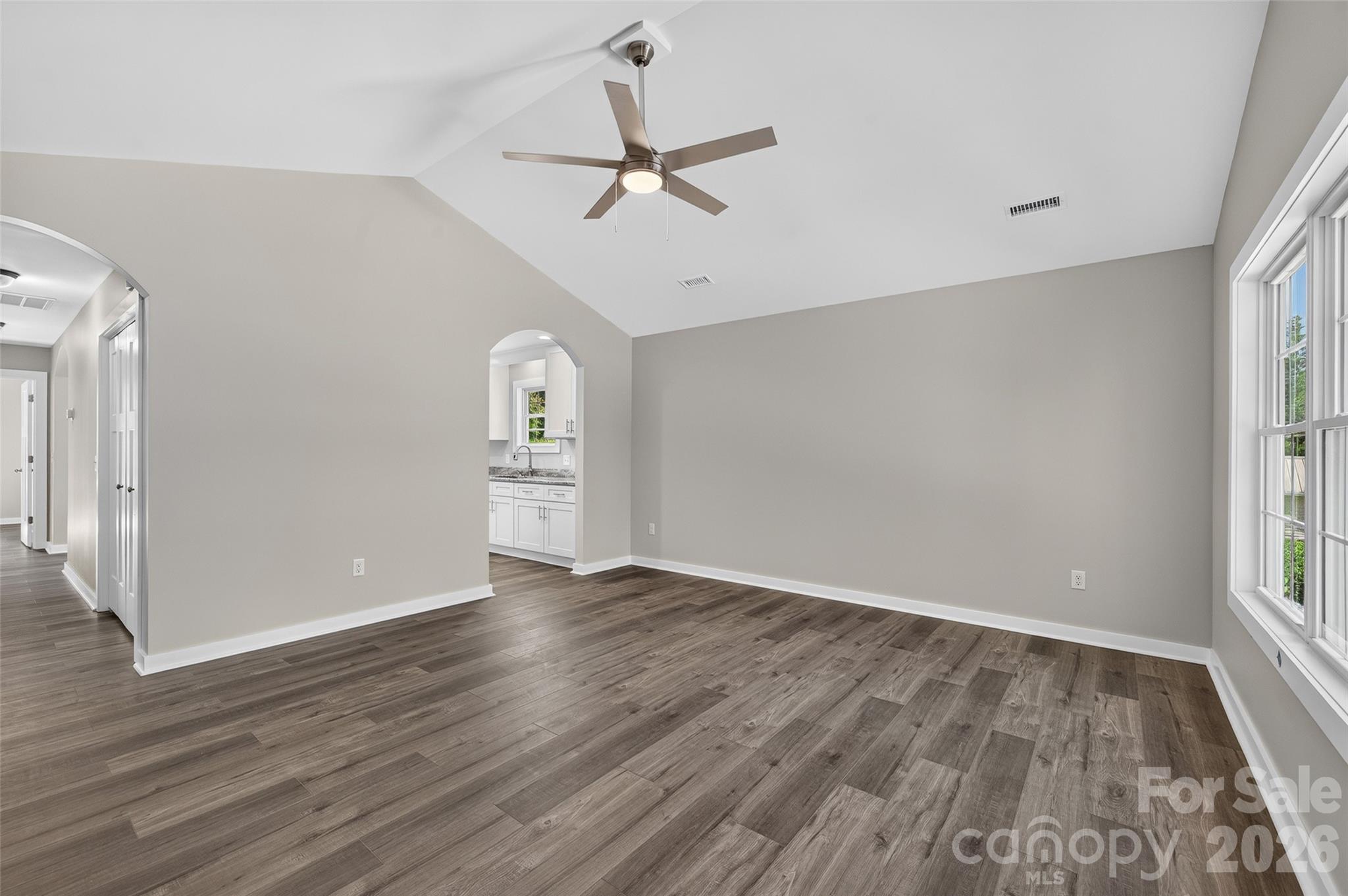 405 Falls Avenue Property Photo 3