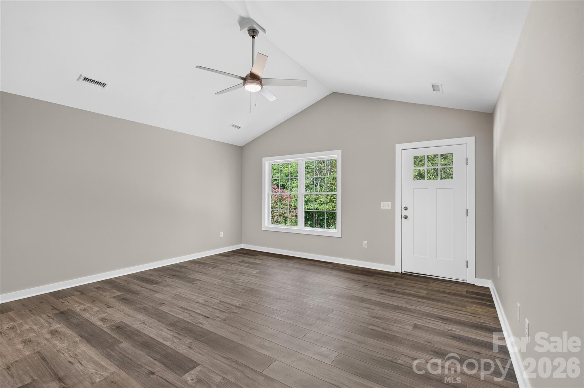 405 Falls Avenue Property Photo 4