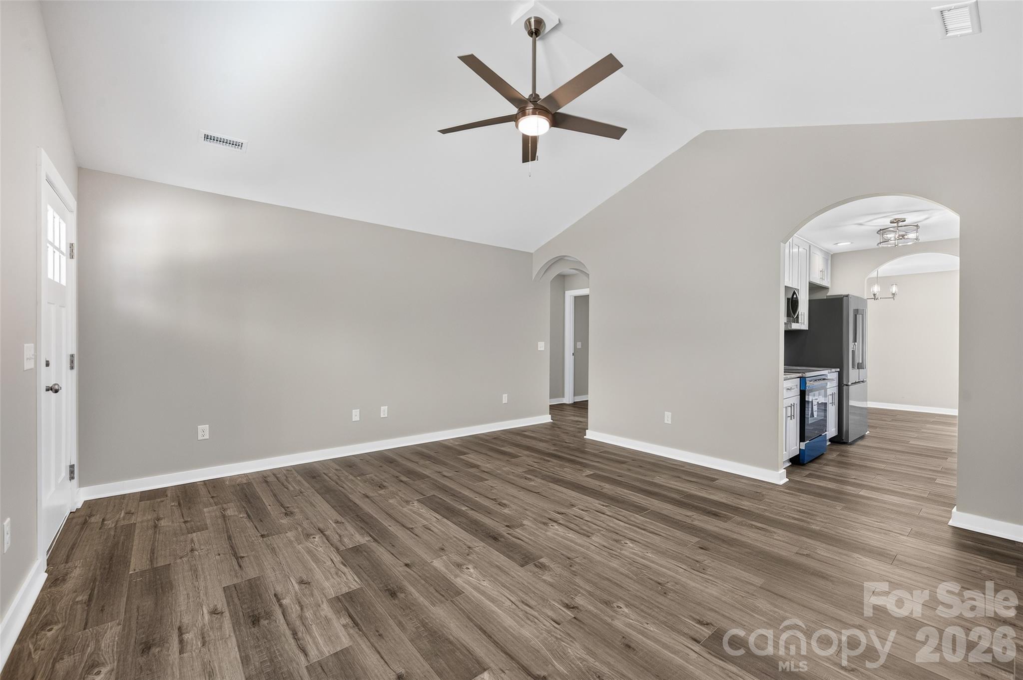 405 Falls Avenue Property Photo 5