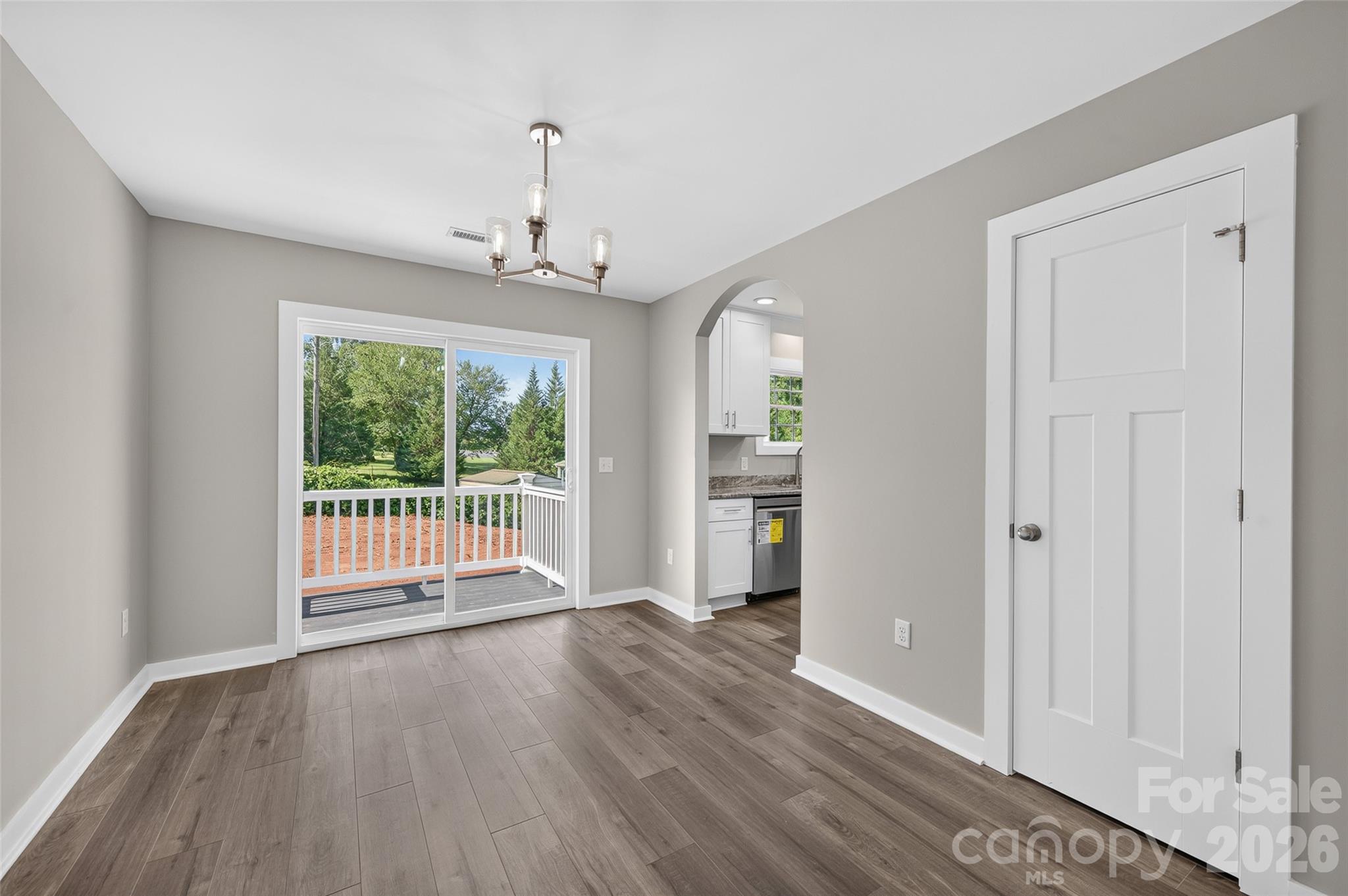 405 Falls Avenue Property Photo 8