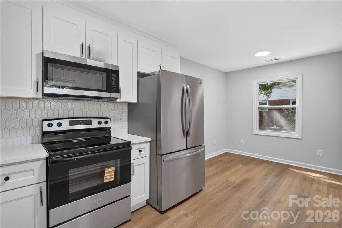 9828 Starwood Drive Property Photo 10