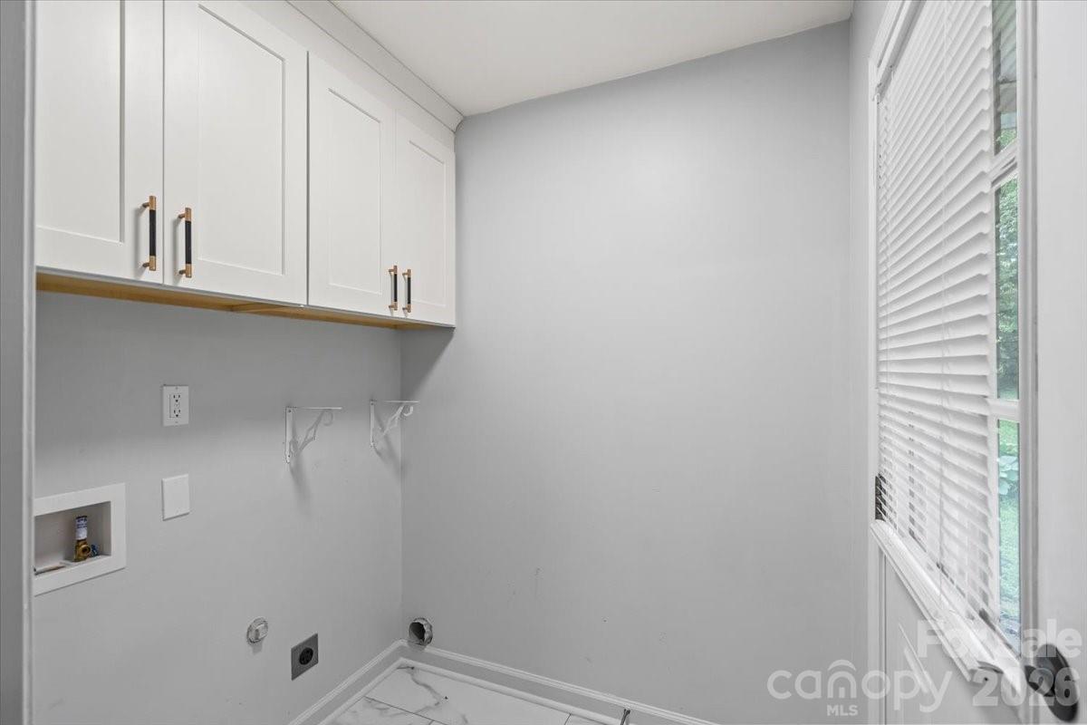 9828 Starwood Drive Property Photo 17