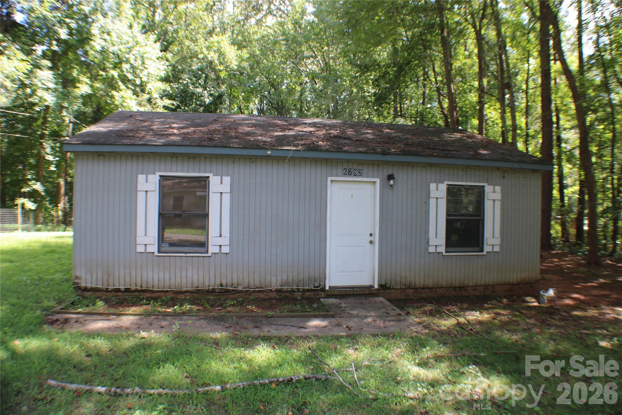 6782 Glover Lane Property Photo 1
