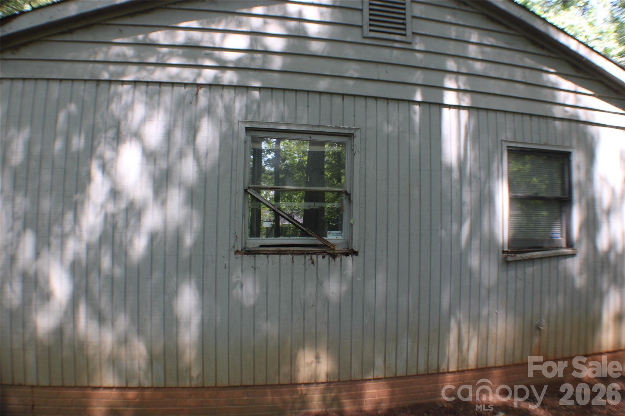 6782 Glover Lane Property Photo 2