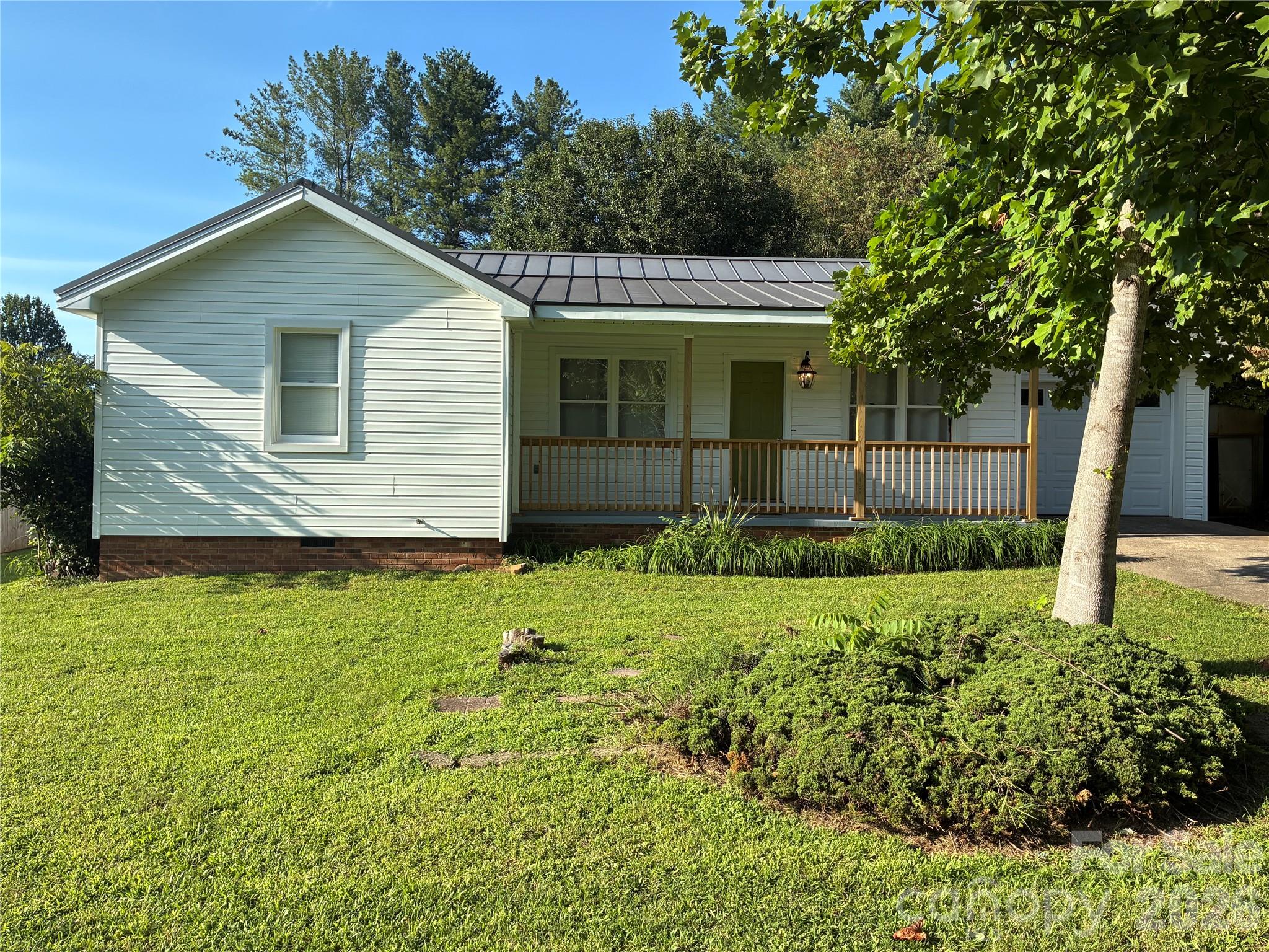 1008 Hopedale Drive Property Photo 1