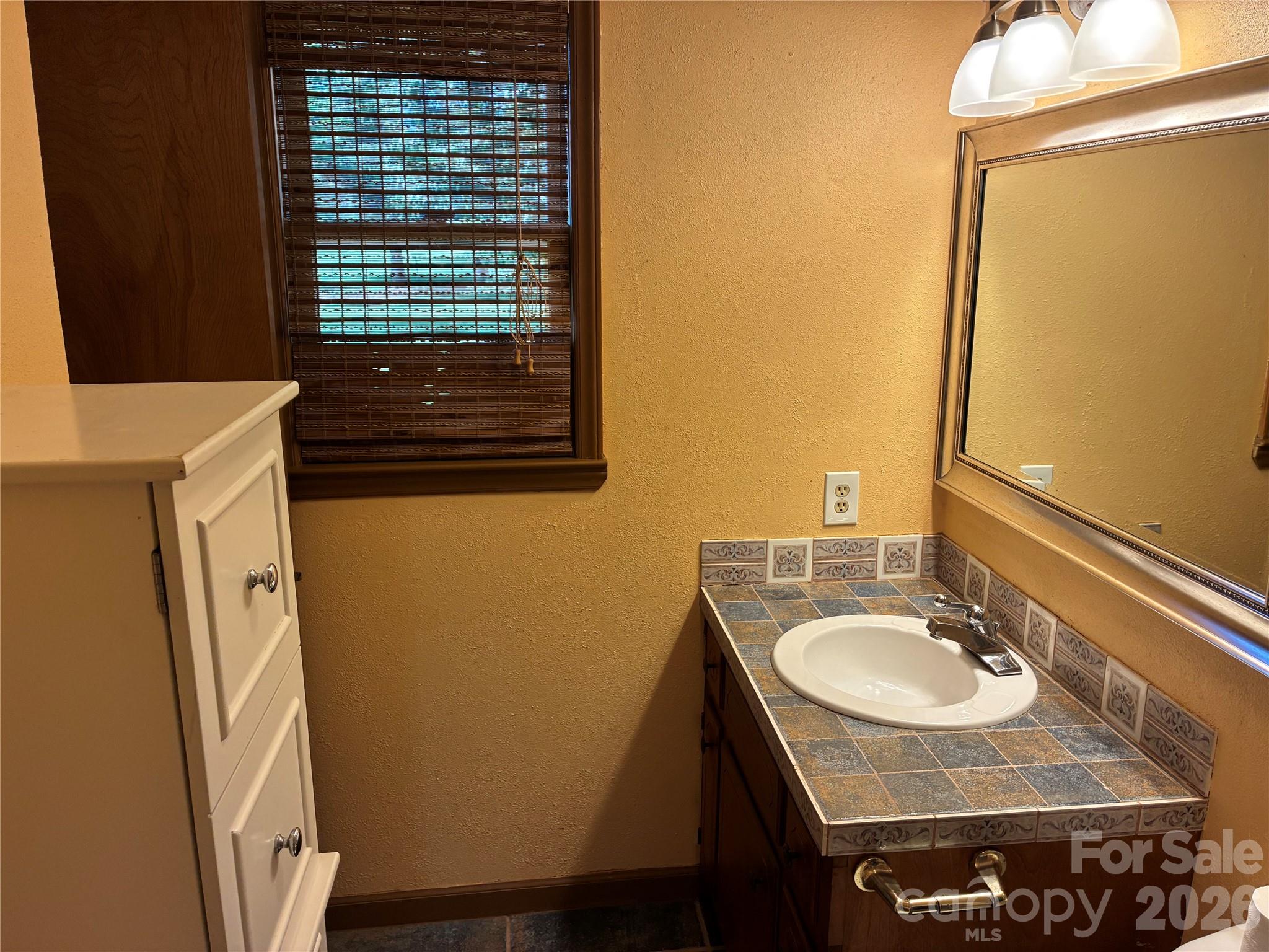 1008 Hopedale Drive Property Photo 12