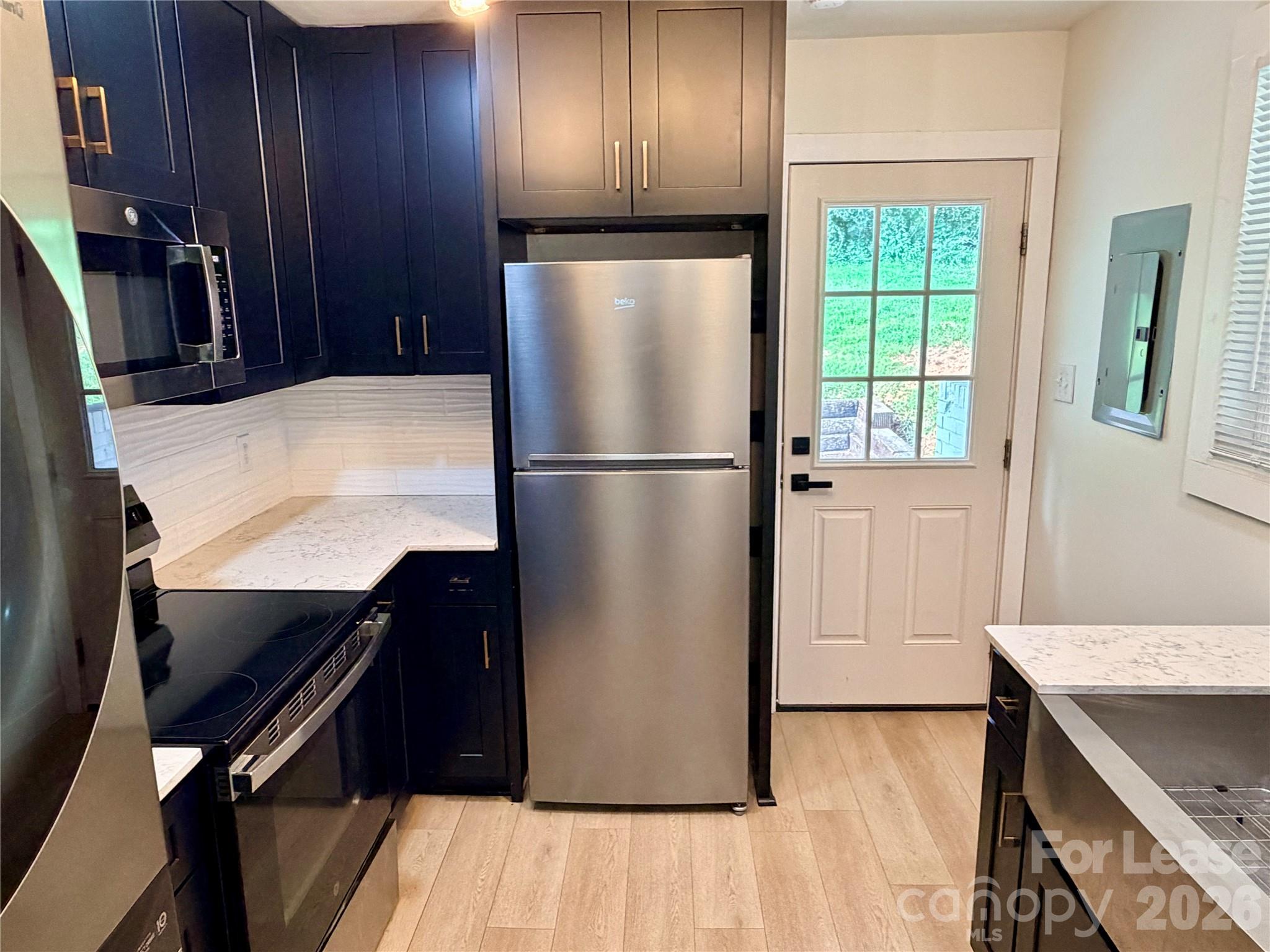 1448 Academy Street Property Photo 6