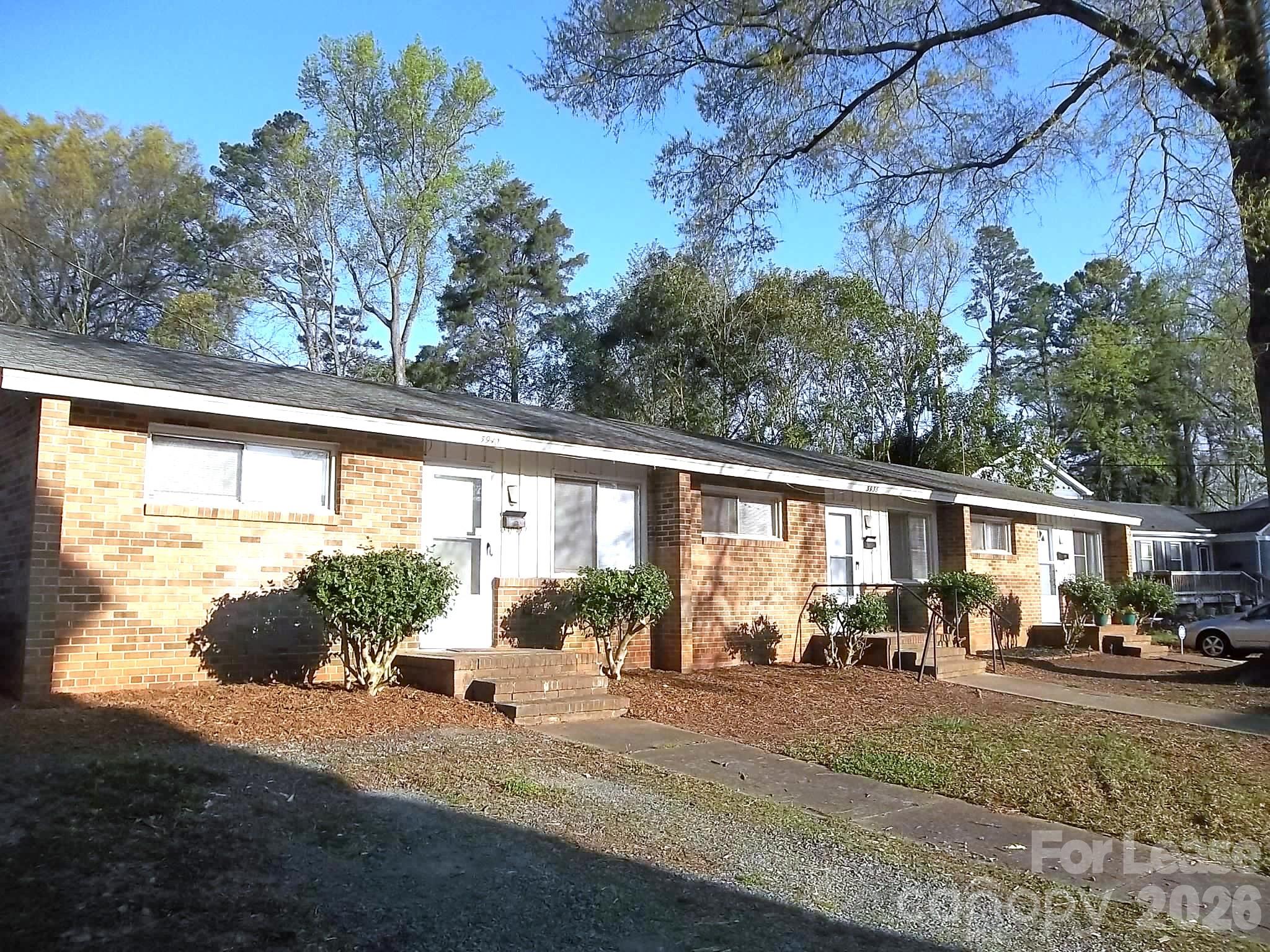 3940 Arbor Lane Property Photo 1