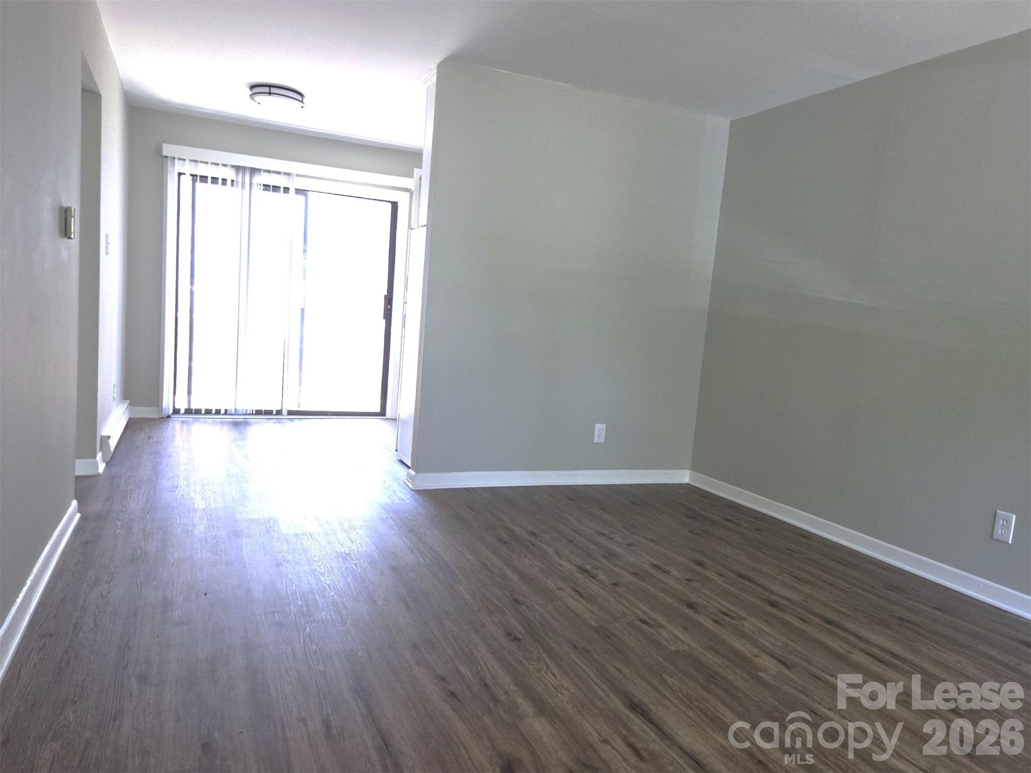 3940 Arbor Lane Property Photo 4