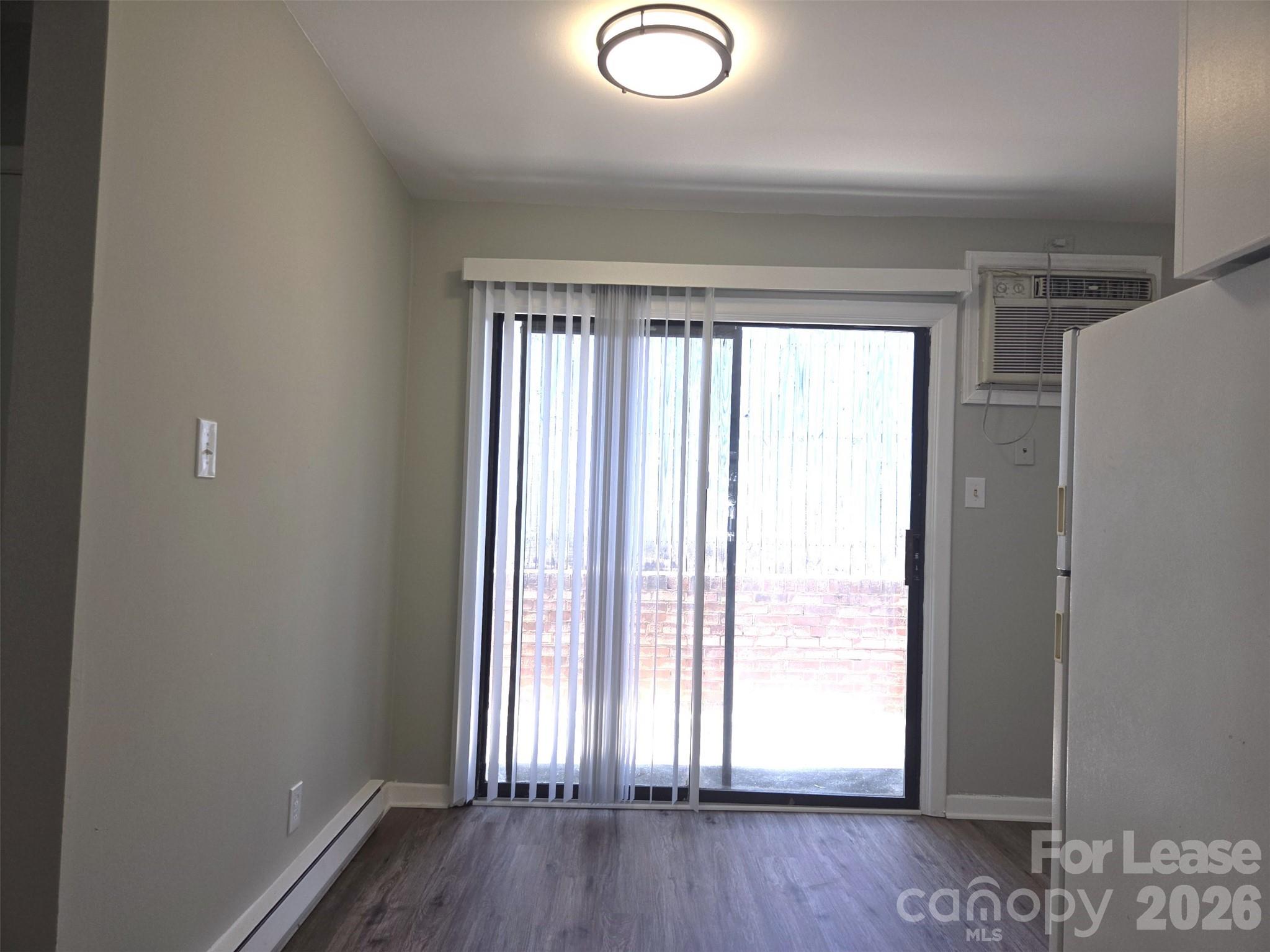 3940 Arbor Lane Property Photo 5
