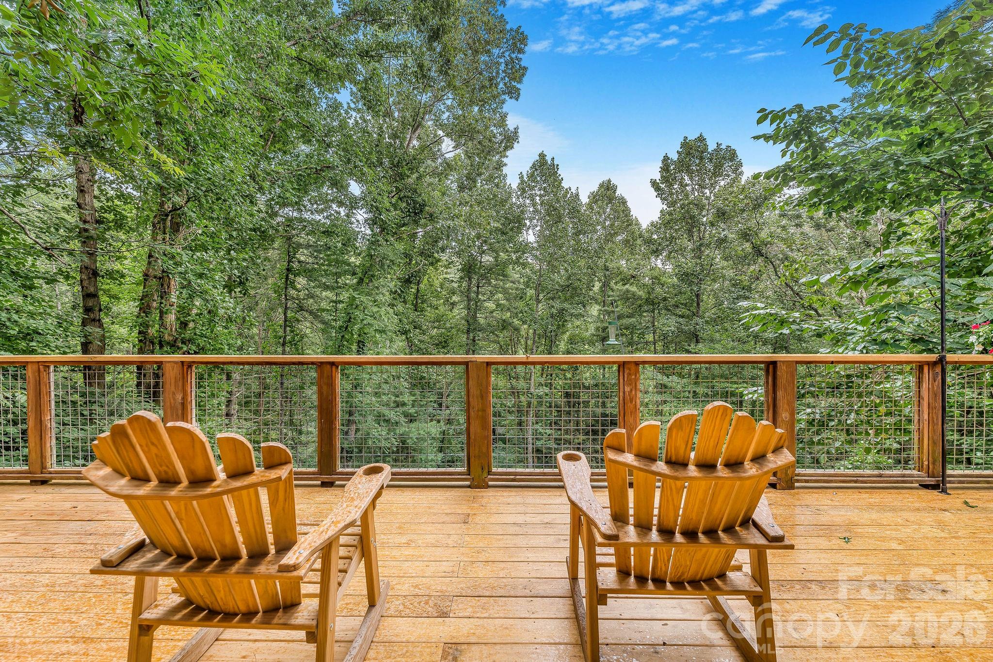 553 River Bend Drive Property Photo 3