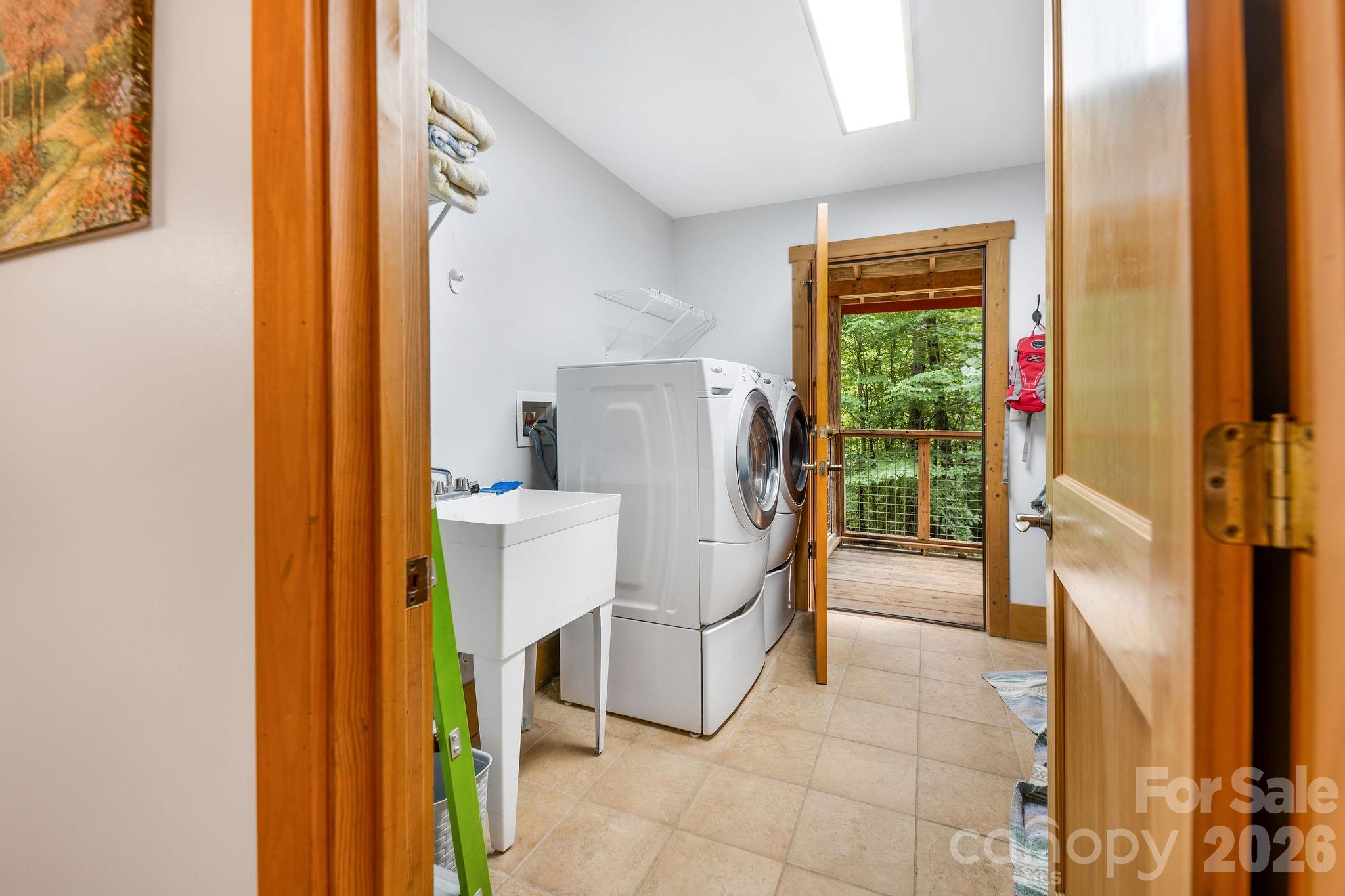 553 River Bend Drive Property Photo 12