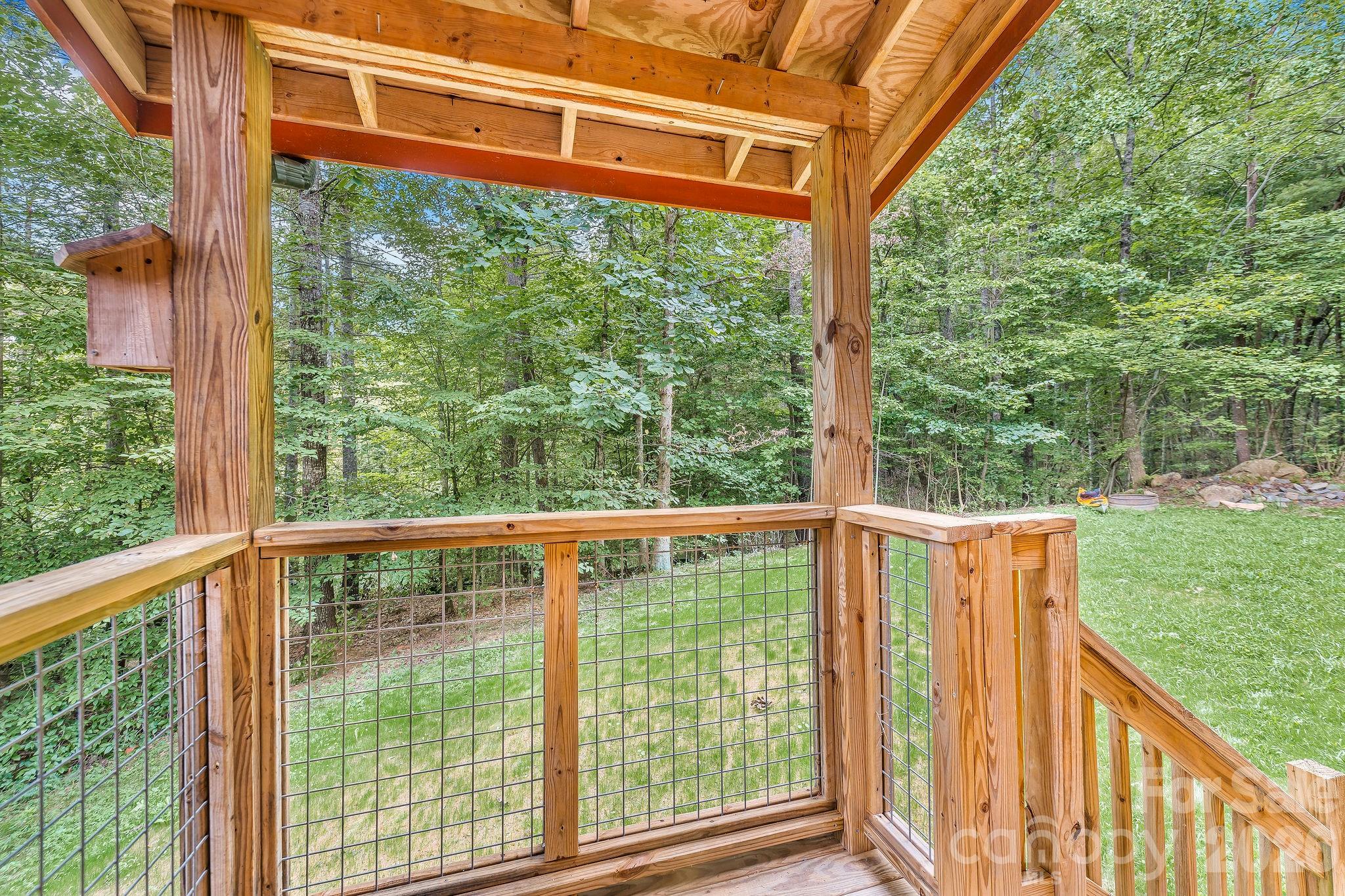 553 River Bend Drive Property Photo 13