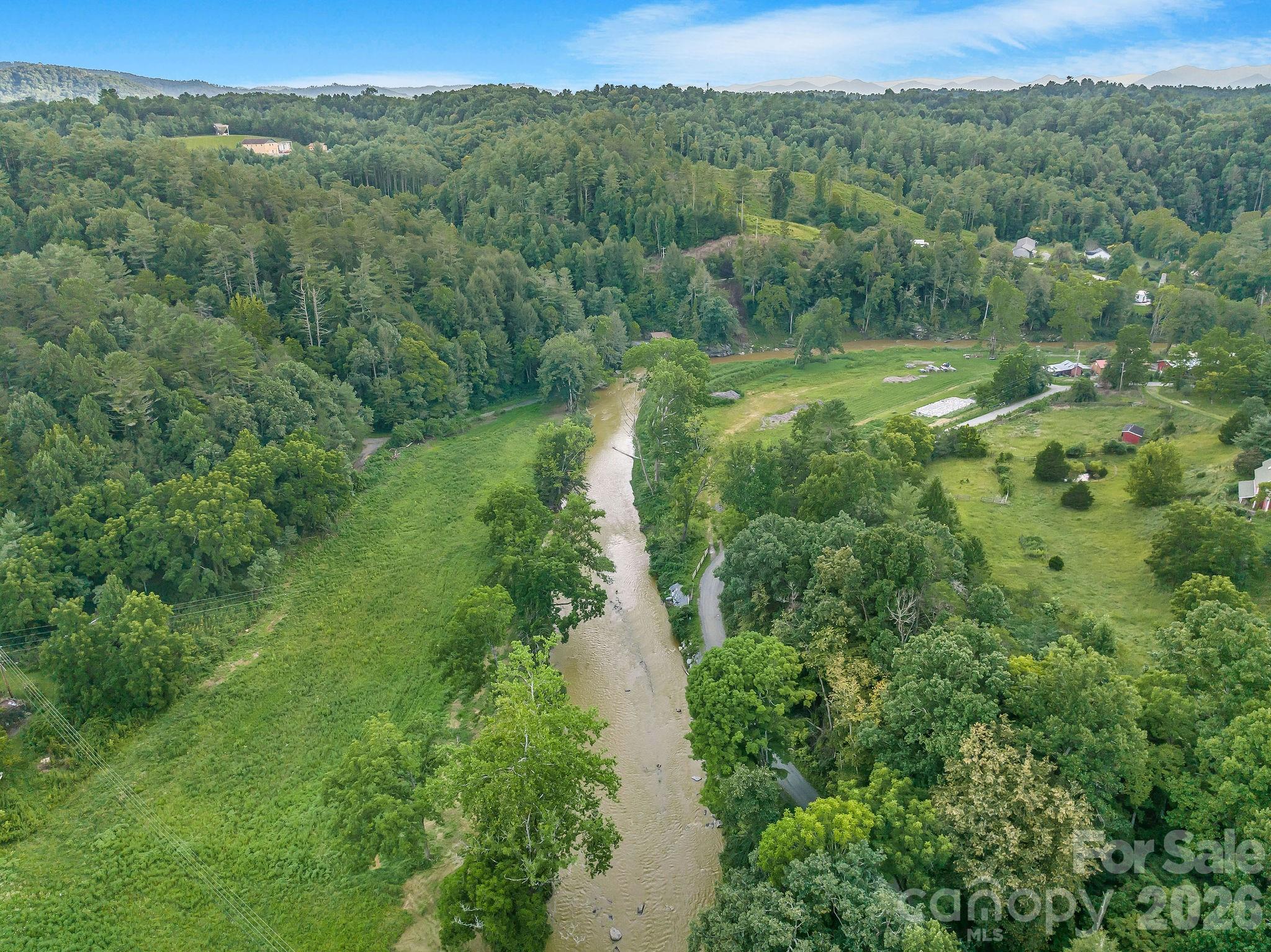 553 River Bend Drive Property Photo 41