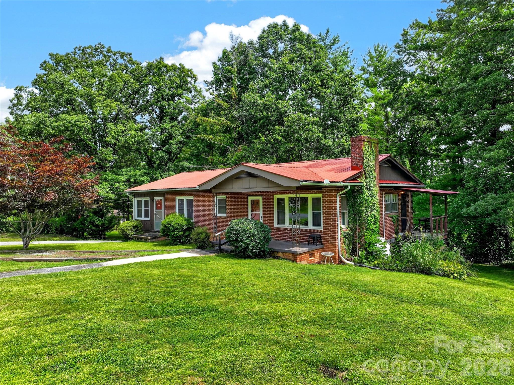 2 White Oak Road Property Photo 1