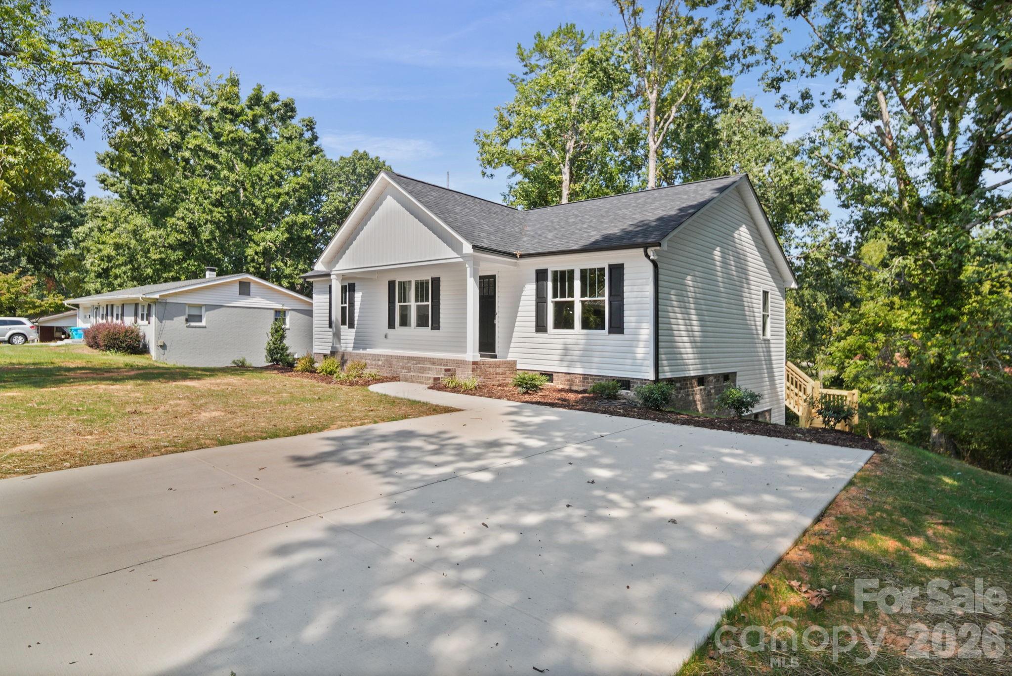 1245 Wendover Avenue Property Photo 2