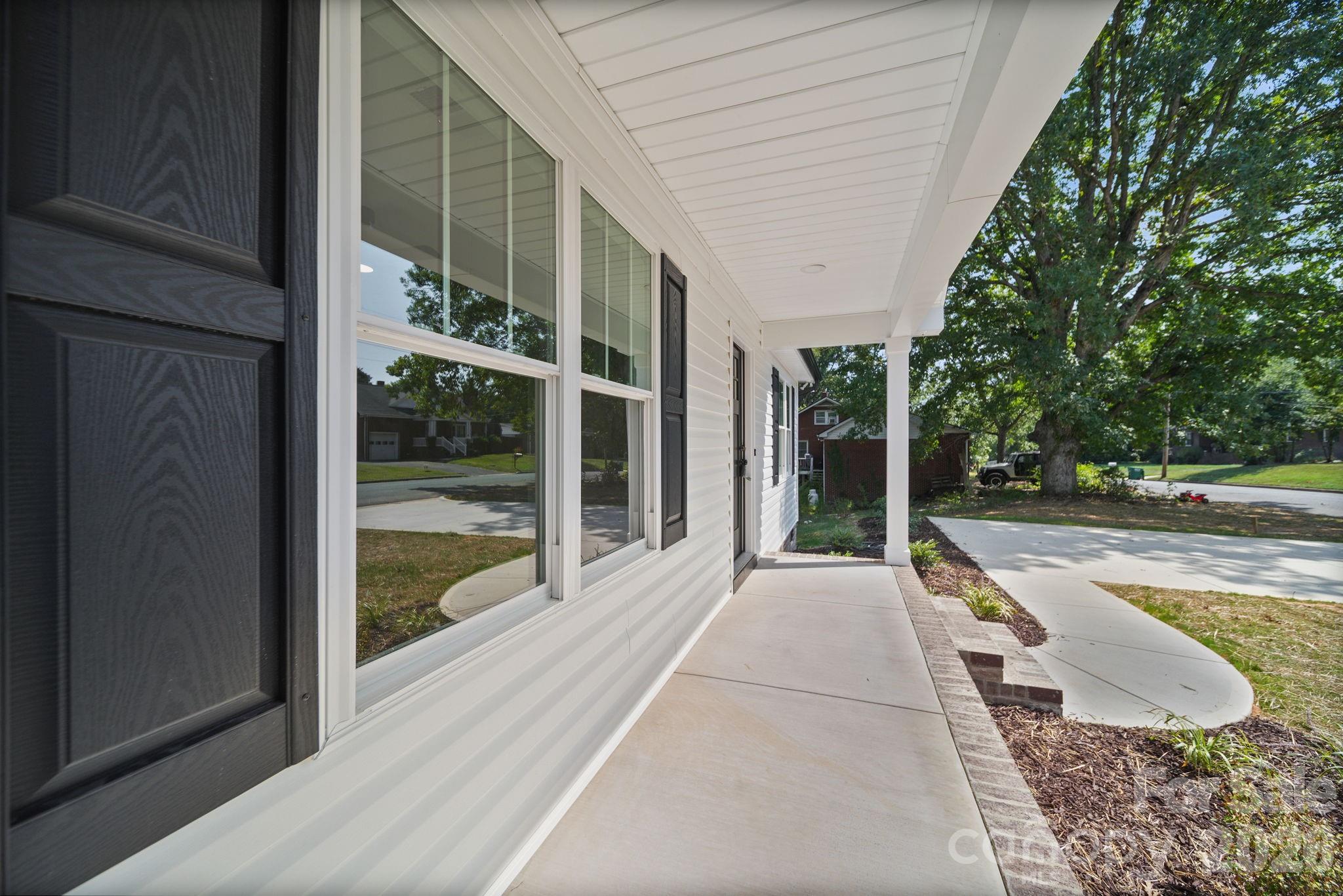 1245 Wendover Avenue Property Photo 4