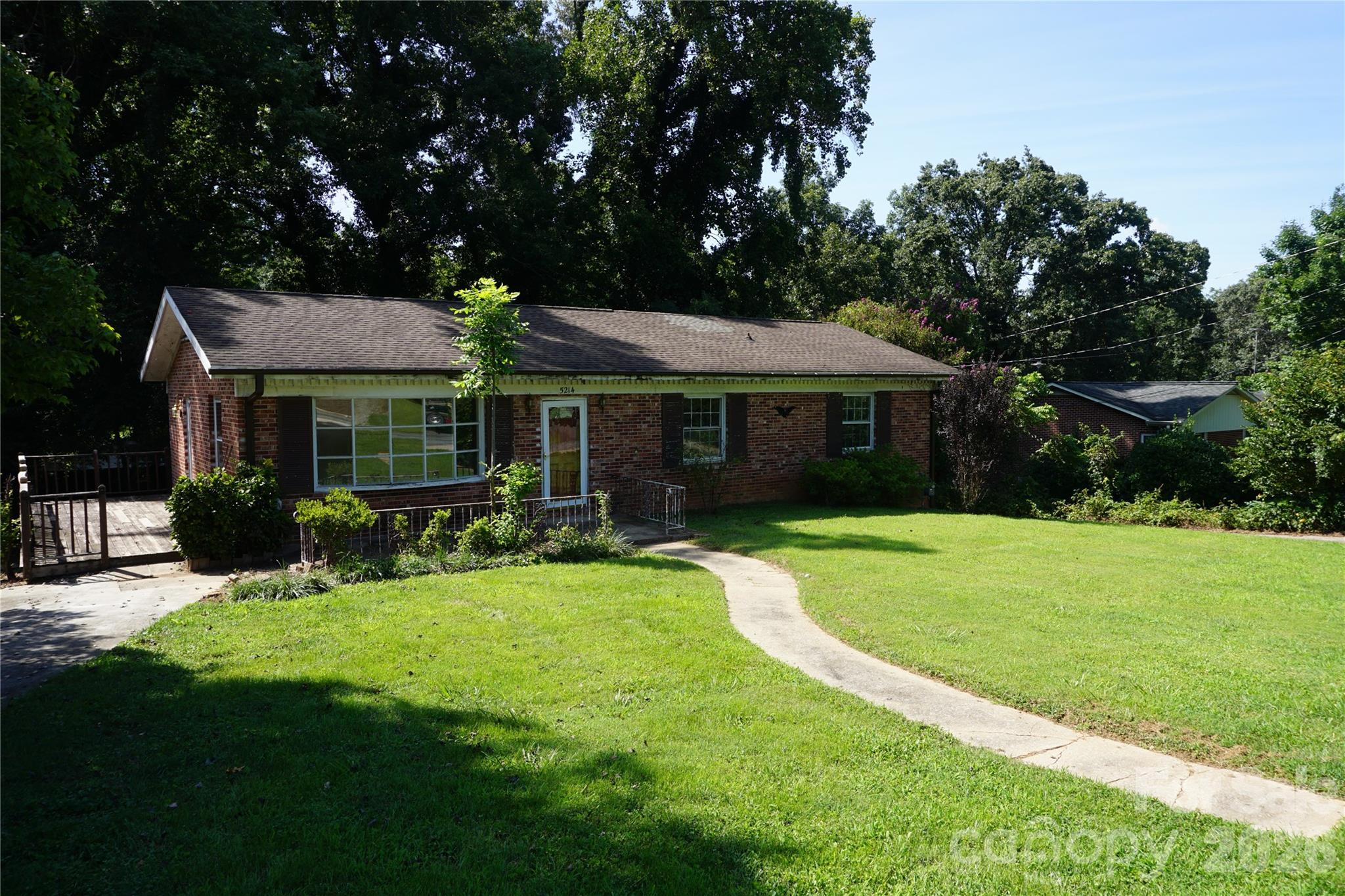 5214 Northview Drive Property Photo 1
