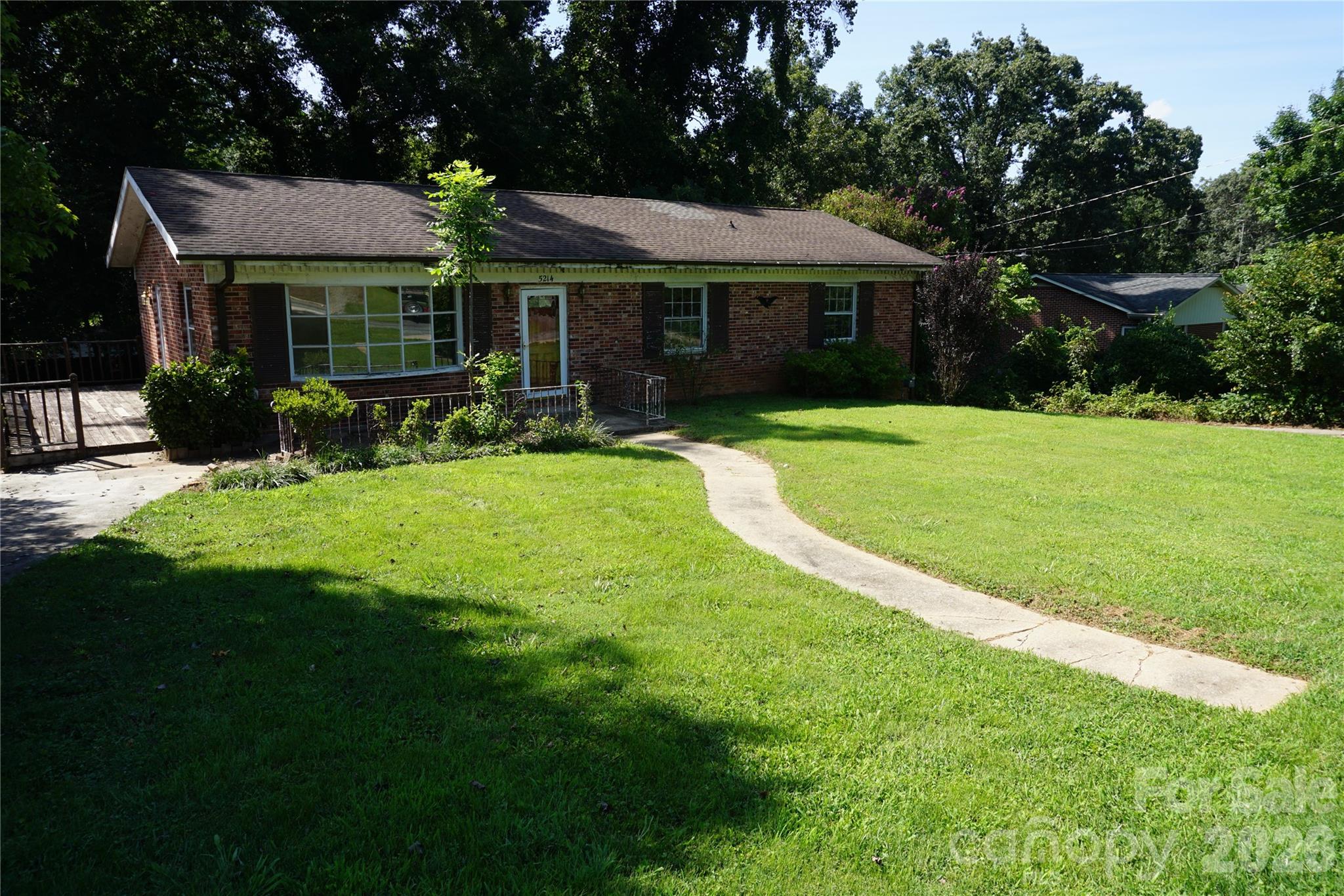 5214 Northview Drive Property Photo 2
