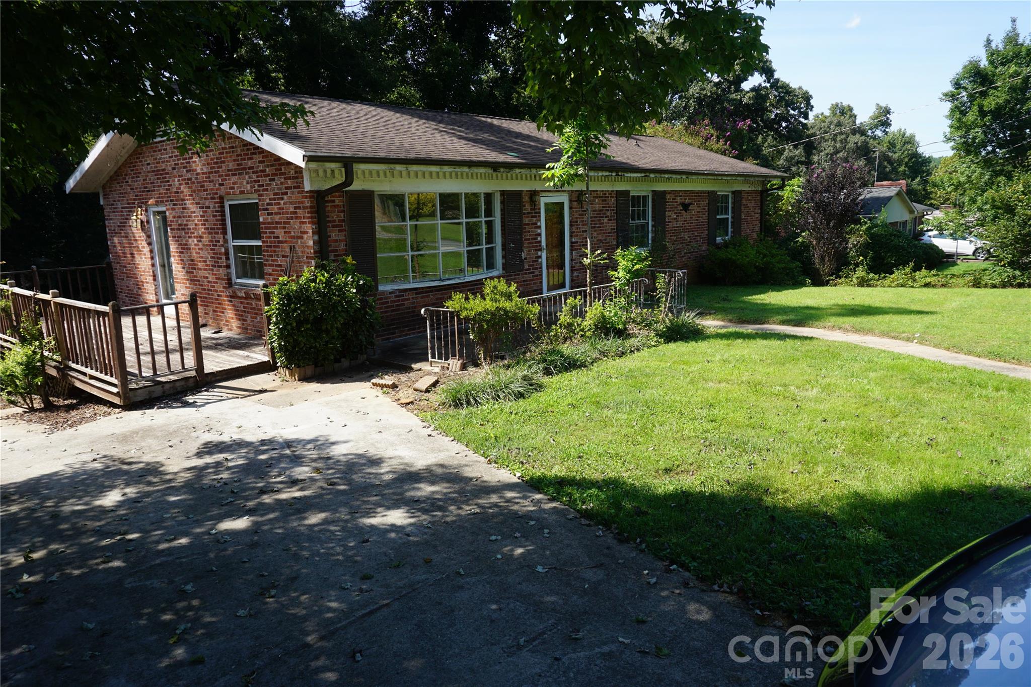 5214 Northview Drive Property Photo 6