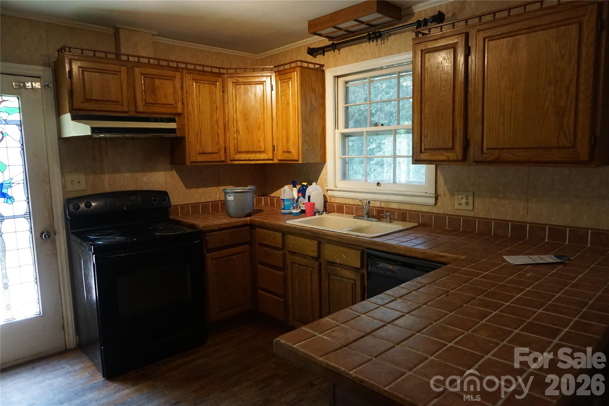 5214 Northview Drive Property Photo 9
