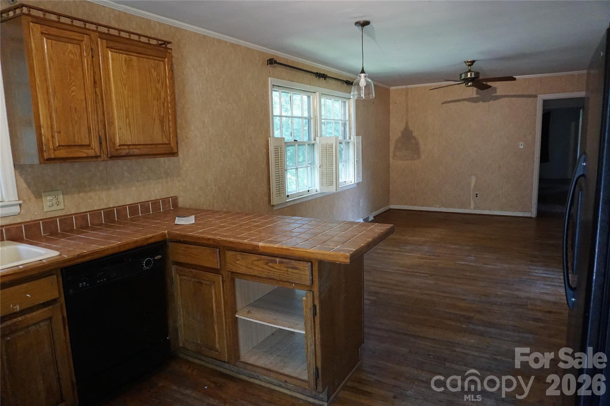5214 Northview Drive Property Photo 10