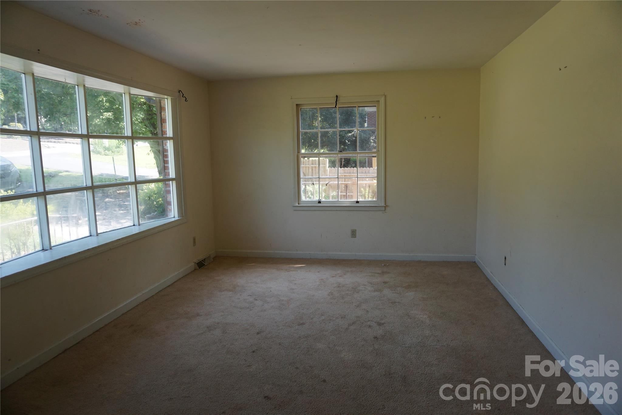 5214 Northview Drive Property Photo 12