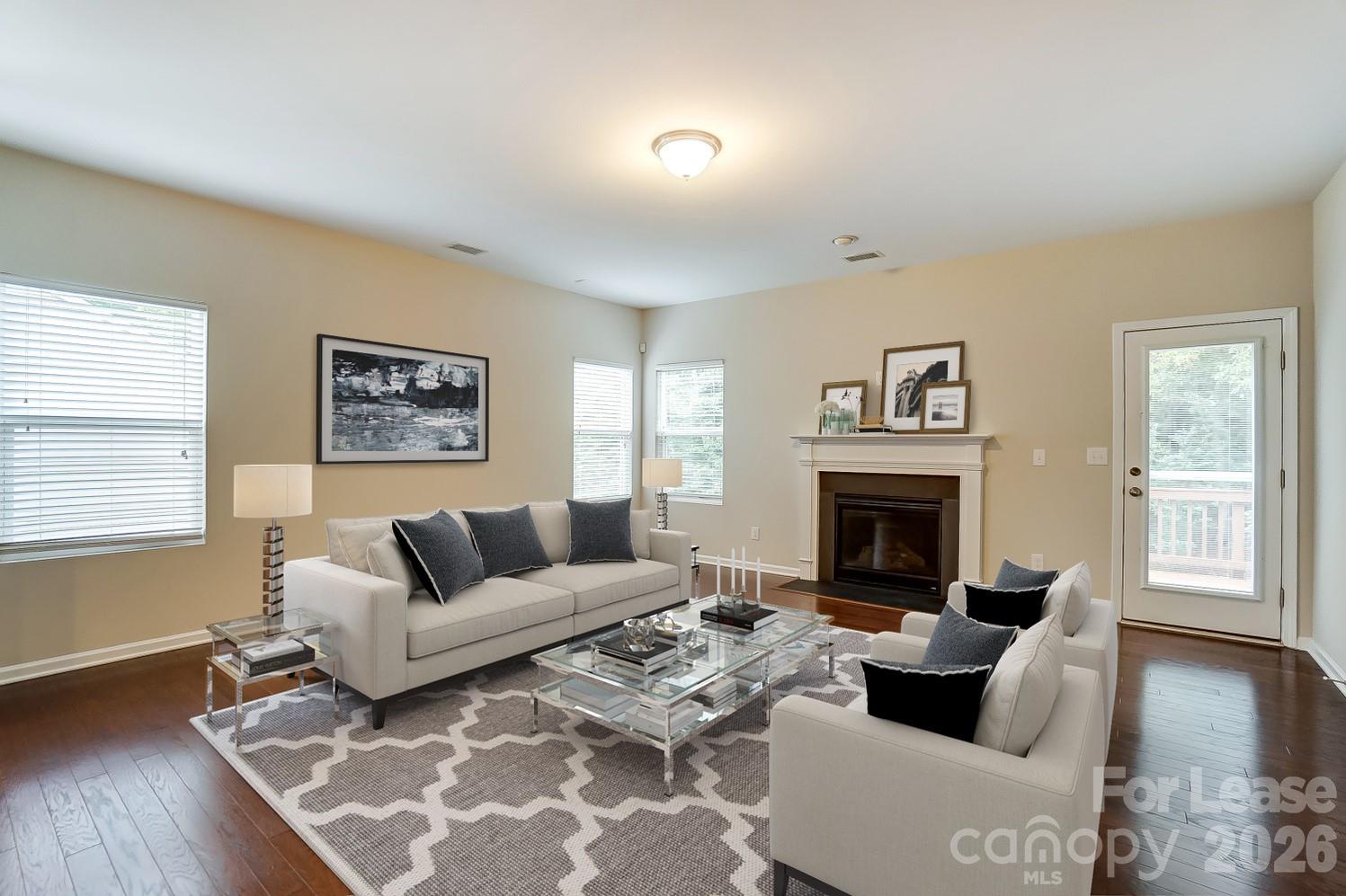 1934 Madeira Circle Property Photo 2