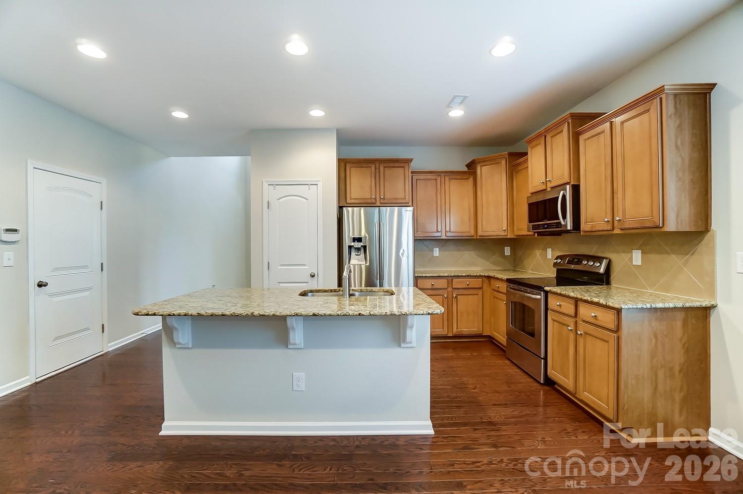 1934 Madeira Circle Property Photo 5
