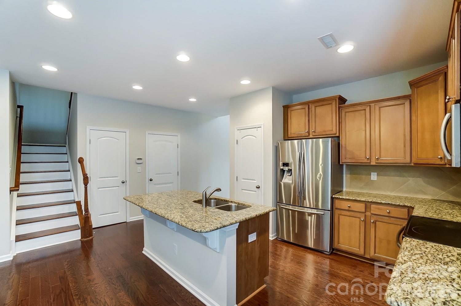 1934 Madeira Circle Property Photo 13