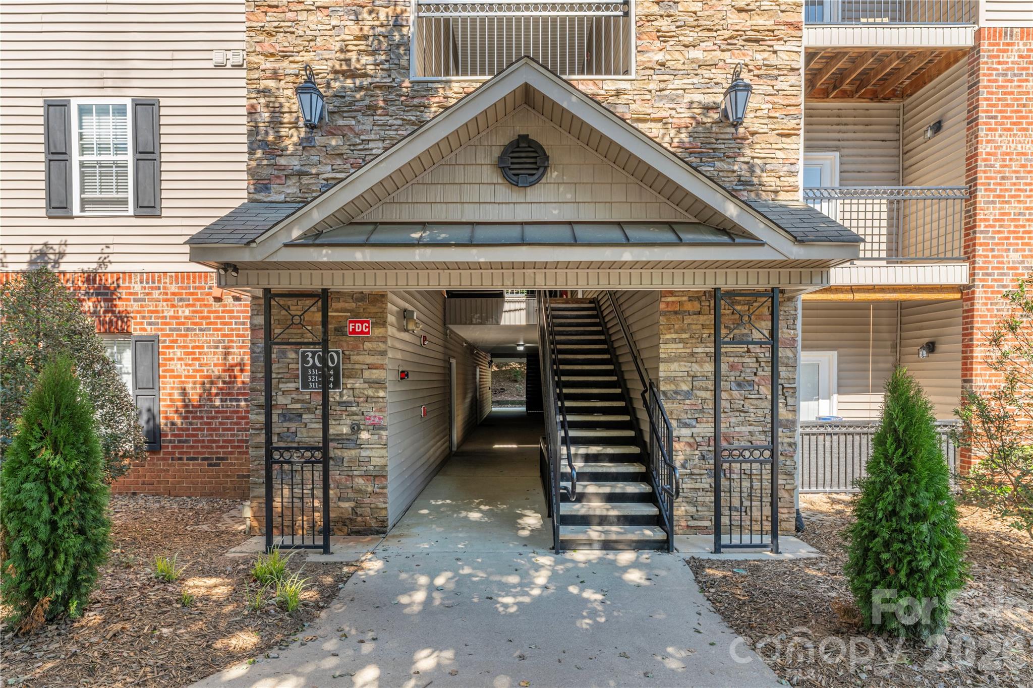 331 Appeldoorn Circle Property Photo 3
