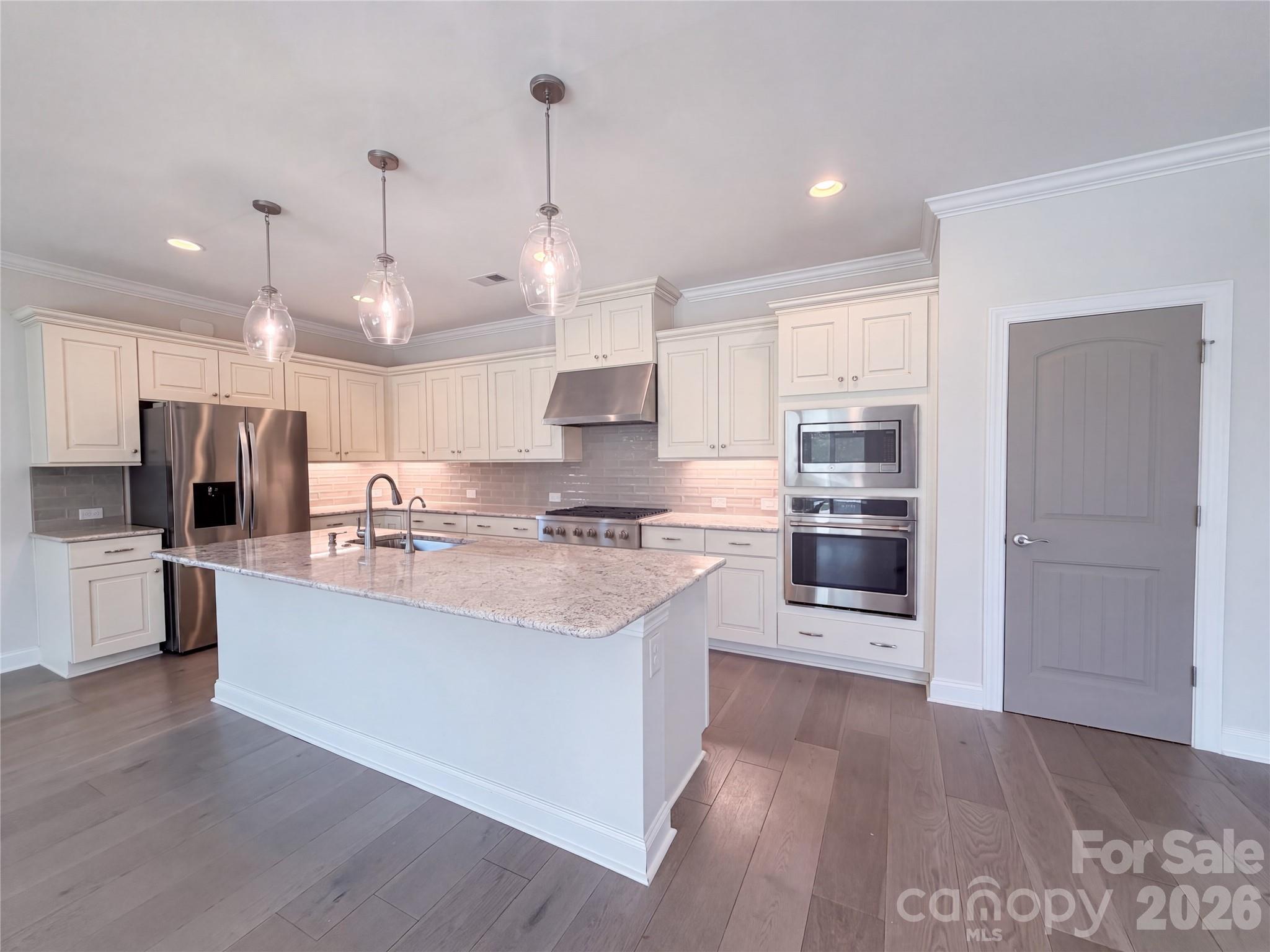 5989 Pier Drive Property Photo 5