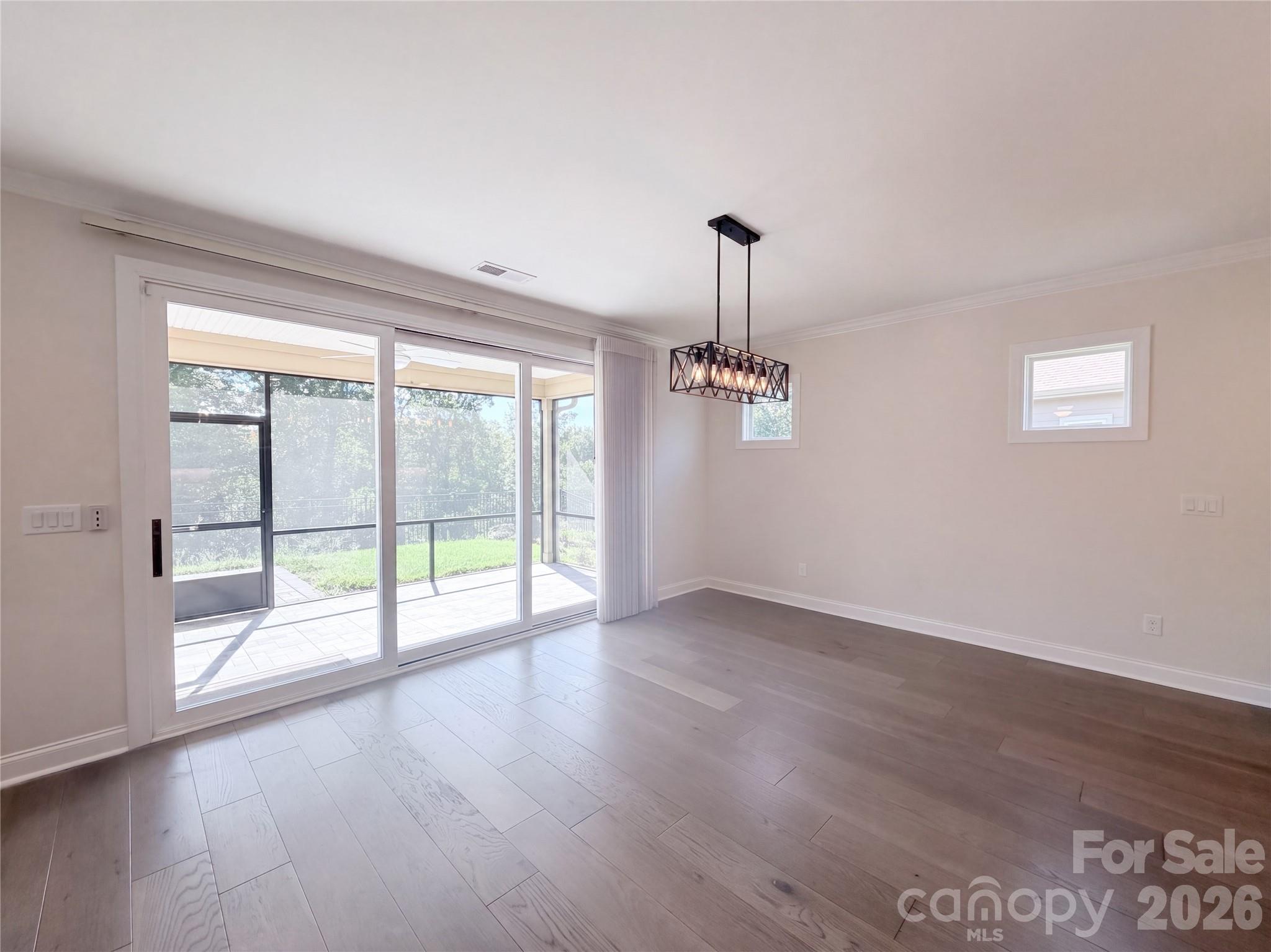 5989 Pier Drive Property Photo 7