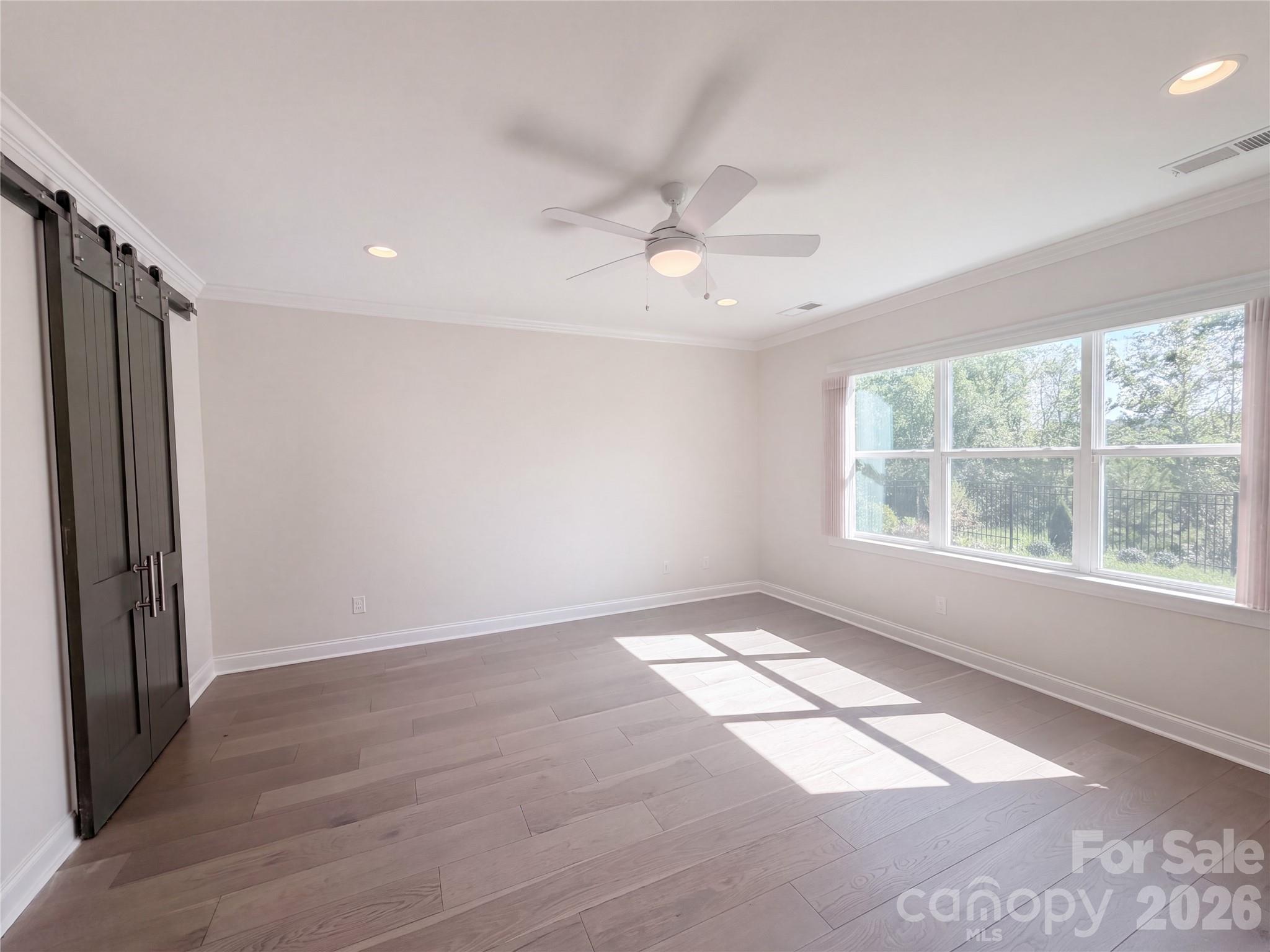 5989 Pier Drive Property Photo 10