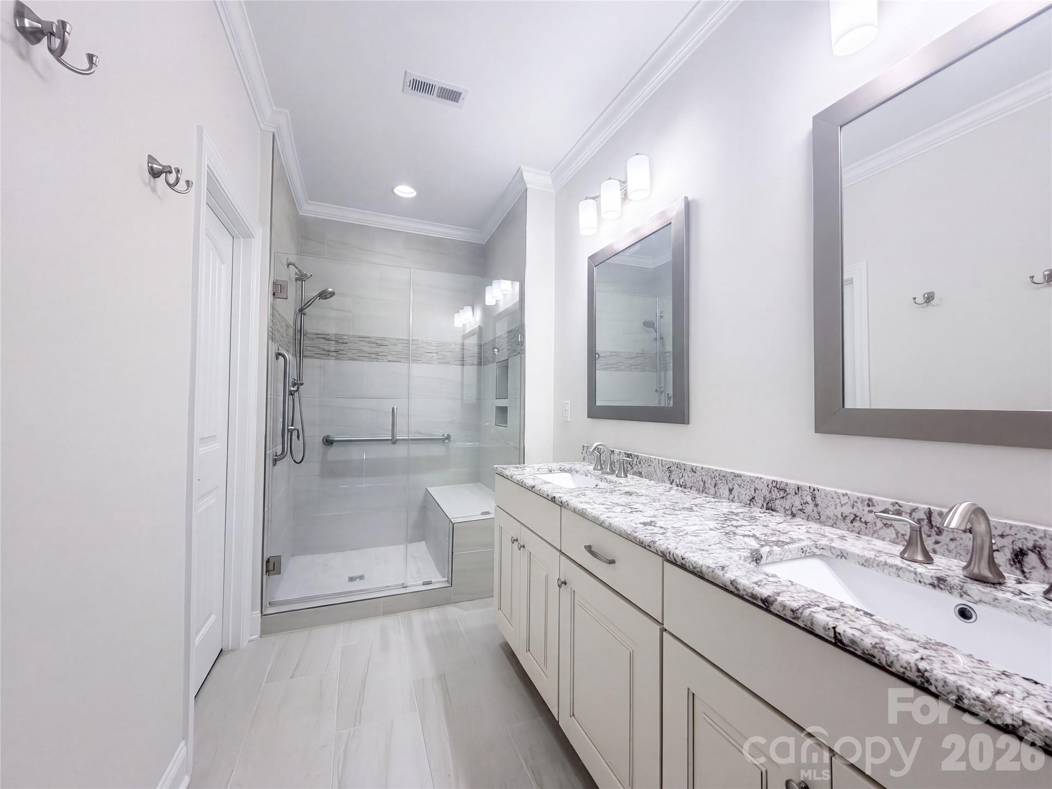 5989 Pier Drive Property Photo 16