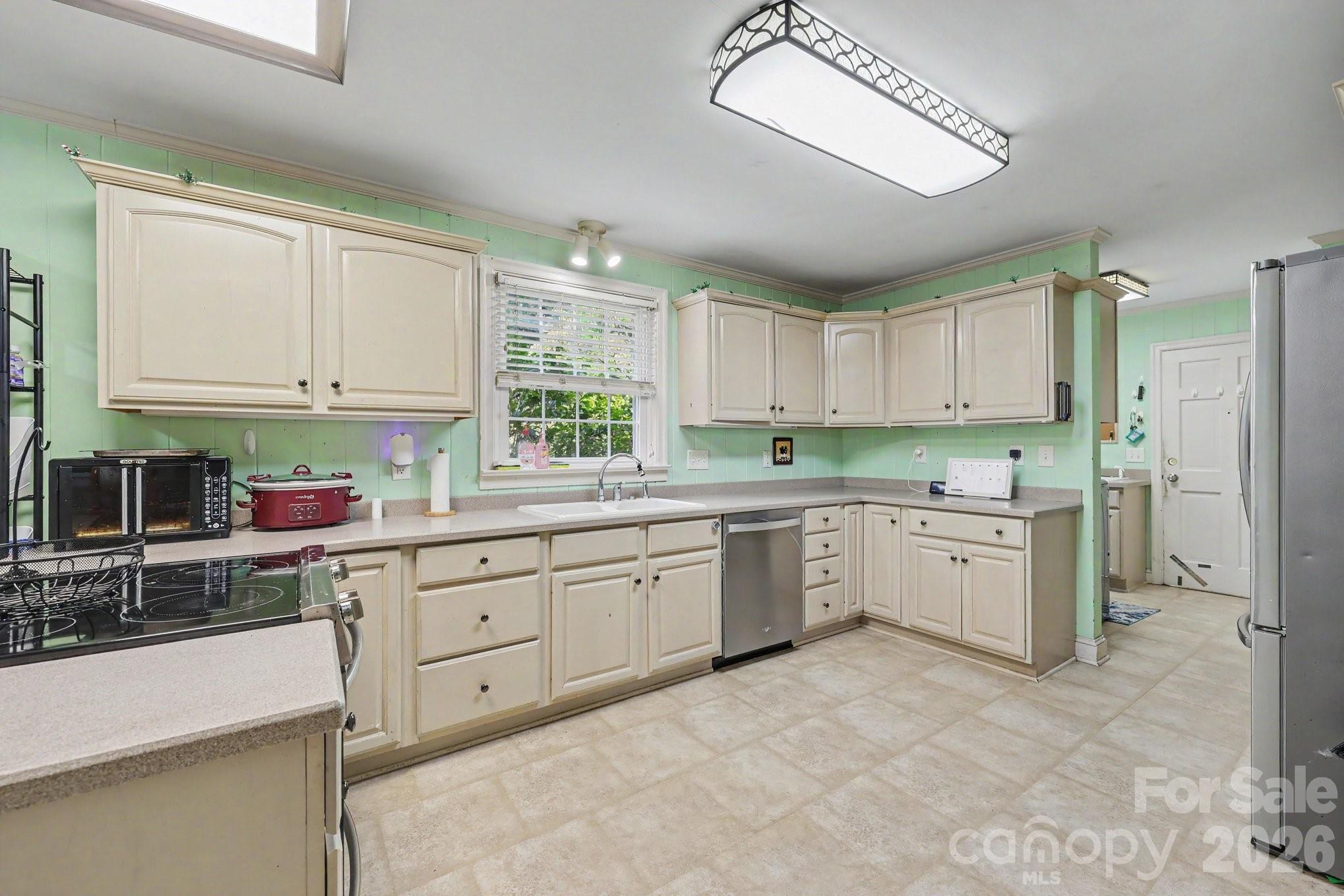 720 Oakmont Drive Property Photo 11