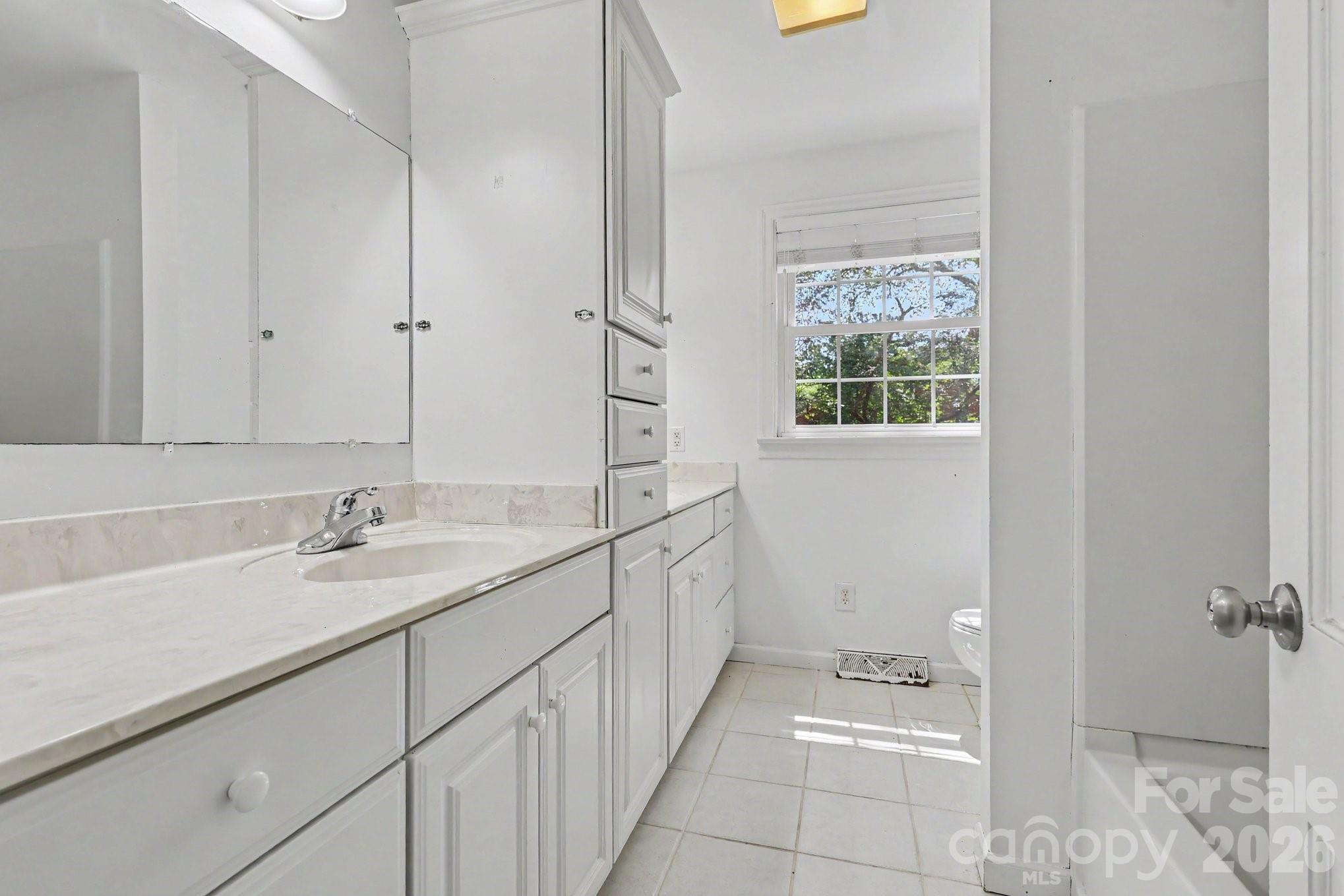 720 Oakmont Drive Property Photo 21
