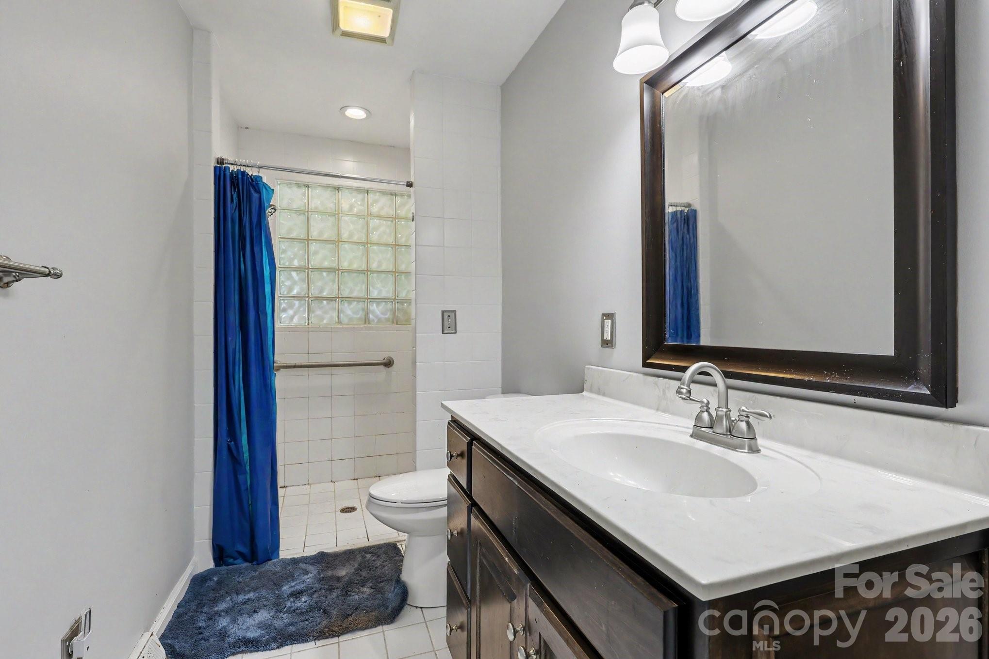 720 Oakmont Drive Property Photo 24