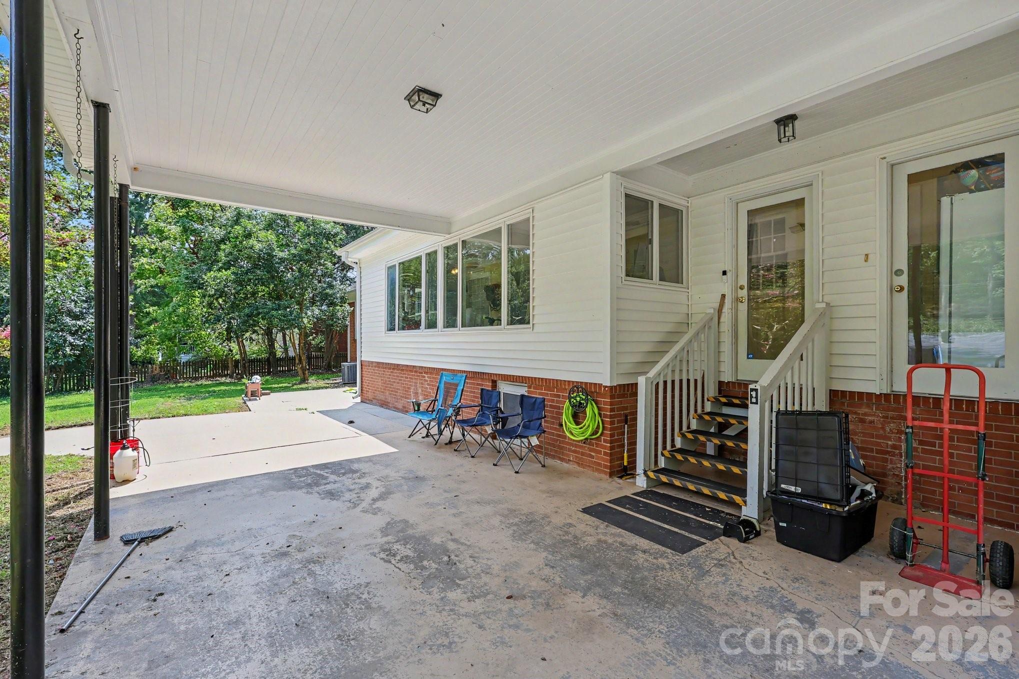 720 Oakmont Drive Property Photo 35